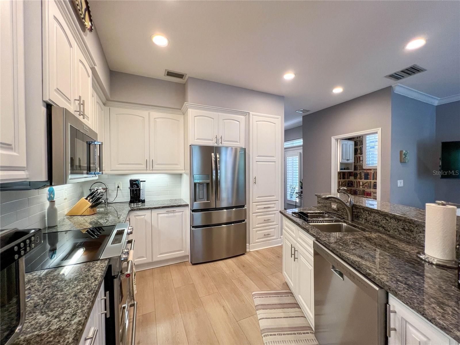 Image 13 of 76 For 350 2nd Street N 8