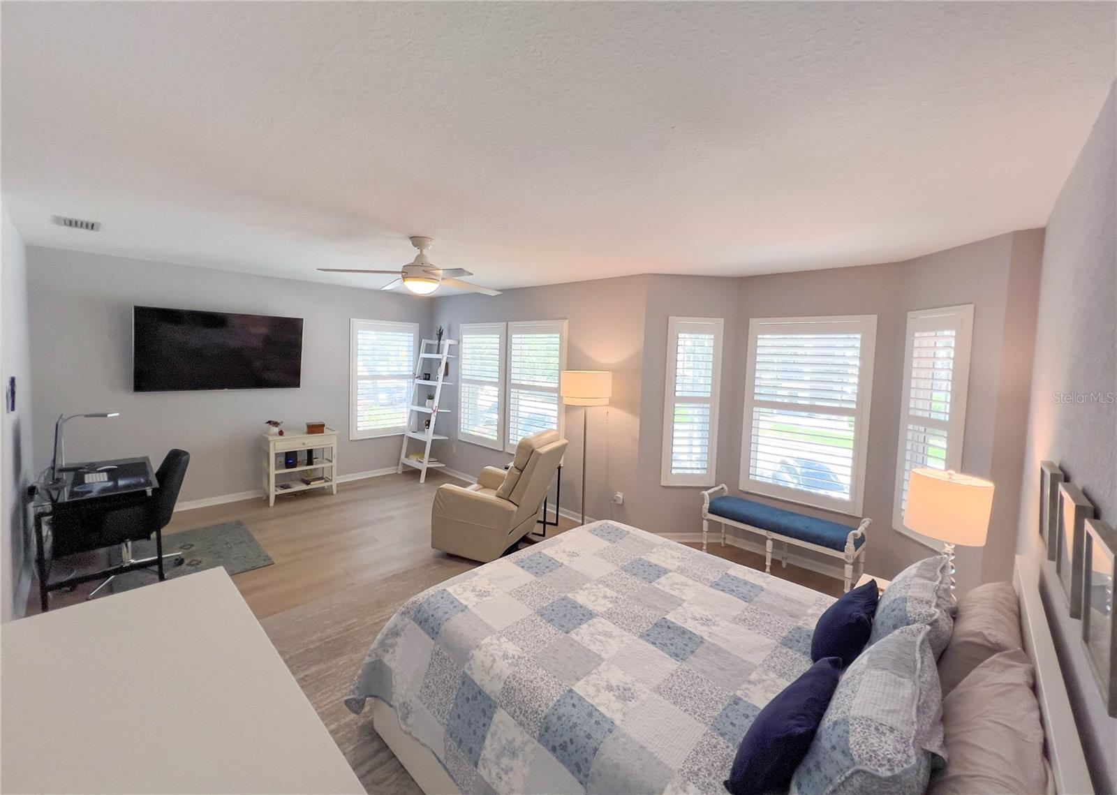 Image 19 of 76 For 350 2nd Street N 8