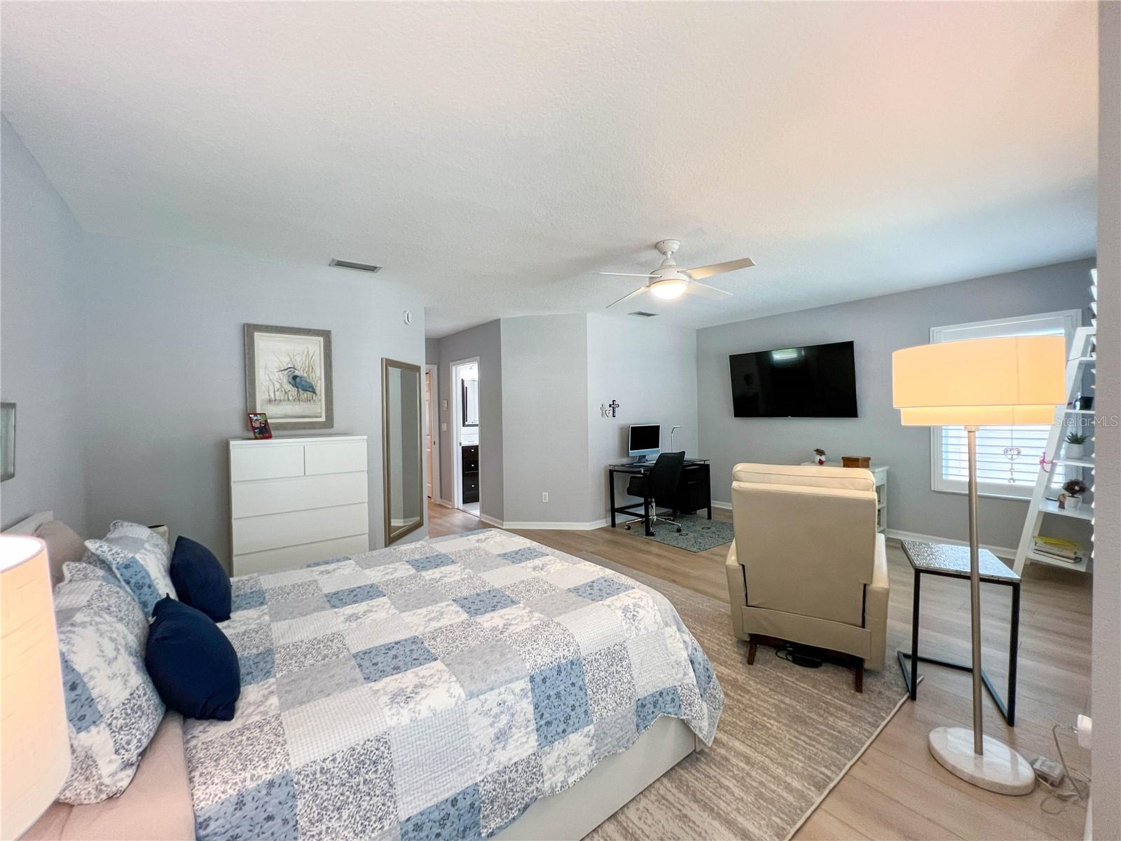 Image 22 of 76 For 350 2nd Street N 8