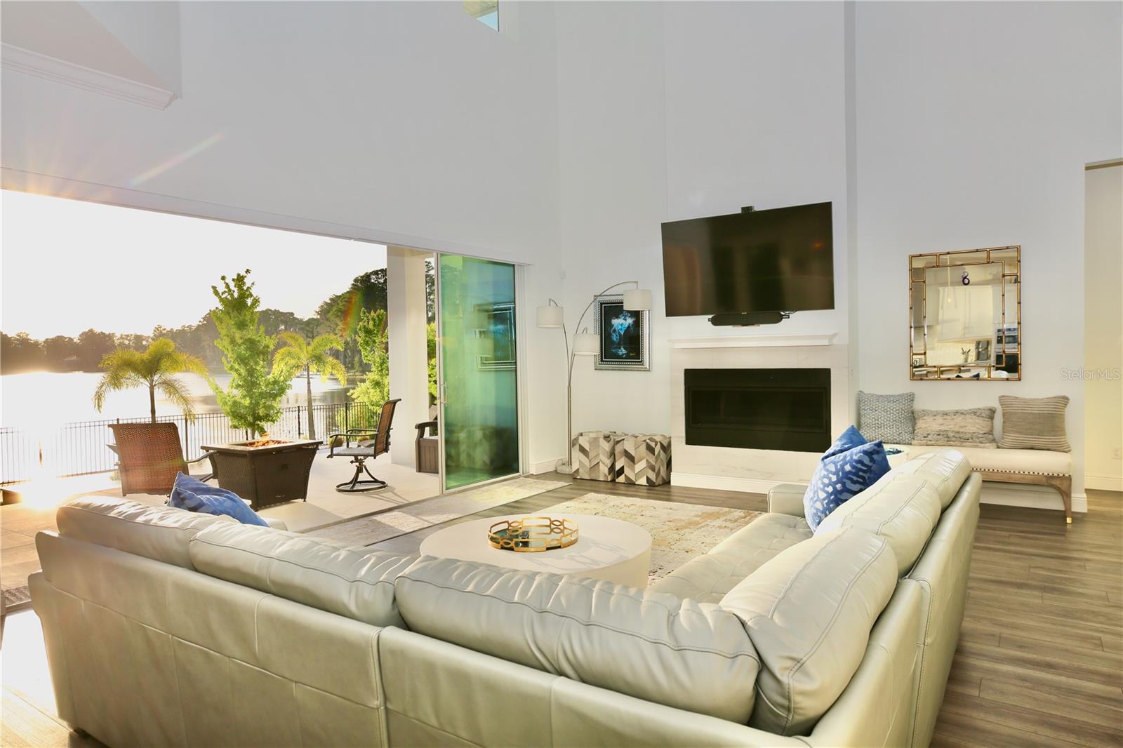 Image 13 of 63 For 17104 Crawley Road