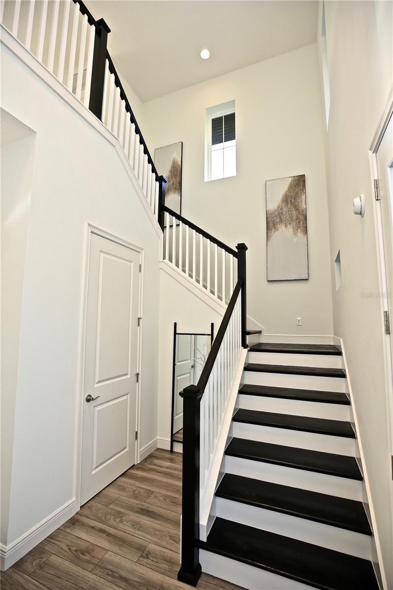 Image 23 of 63 For 17104 Crawley Road