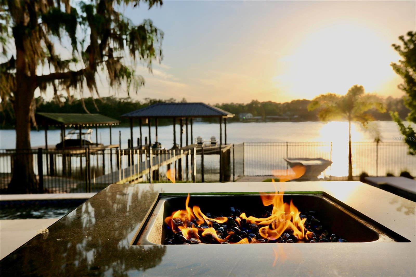 Image 3 of 63 For 17104 Crawley Road