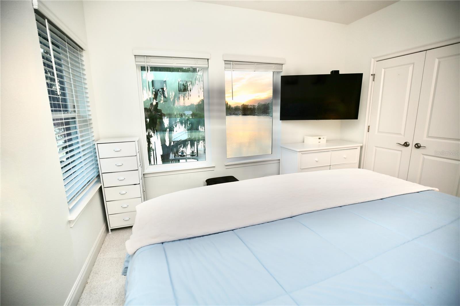 Image 43 of 63 For 17104 Crawley Road