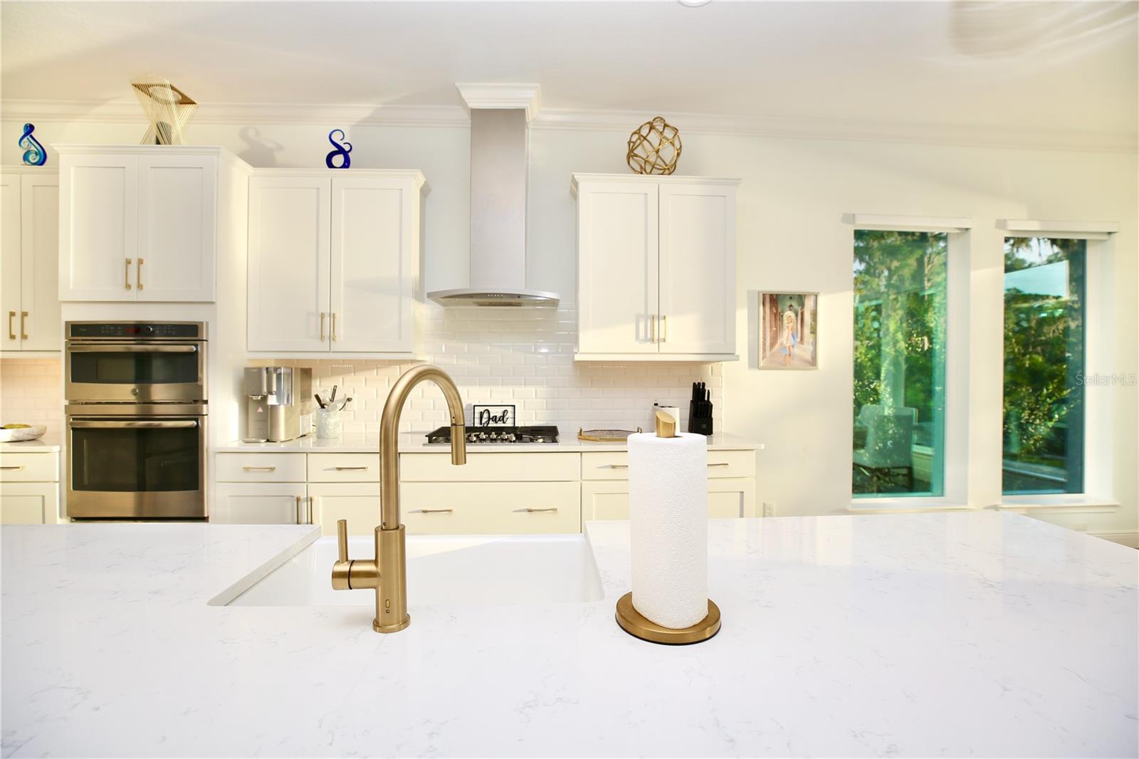 Image 8 of 63 For 17104 Crawley Road