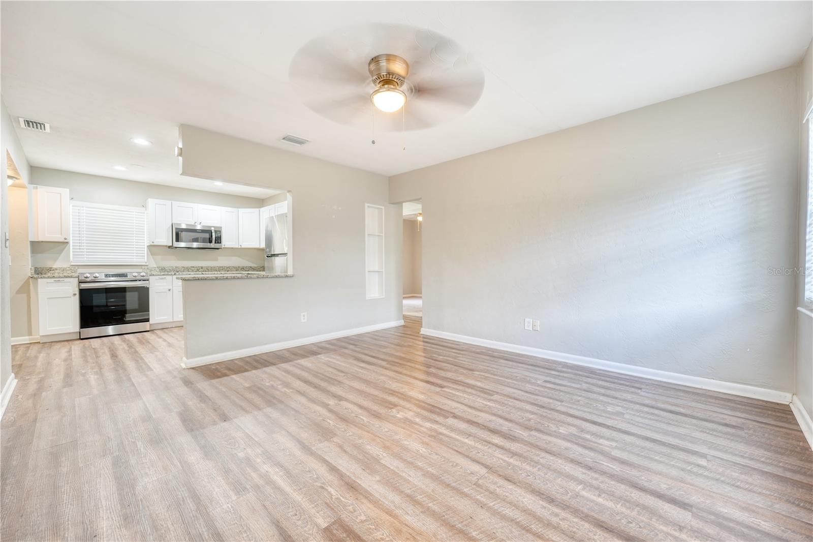 Image 3 of 17 For 8086 28th Avenue N