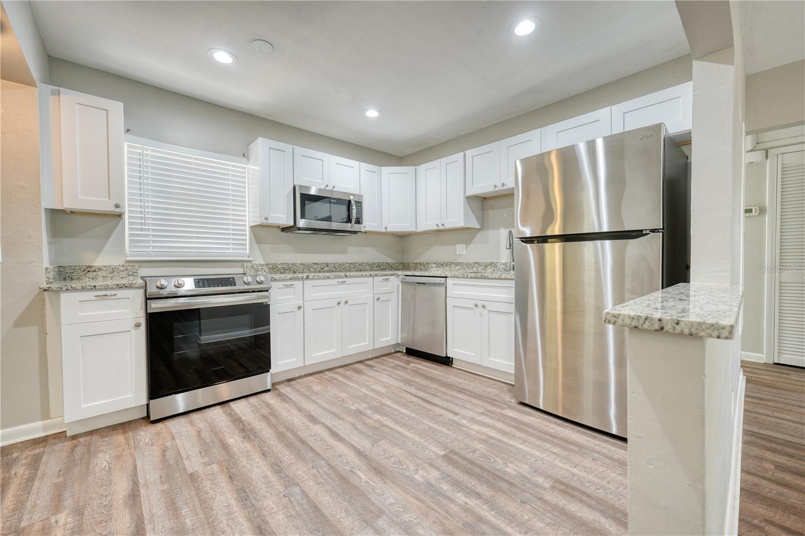 Image 5 of 17 For 8086 28th Avenue N