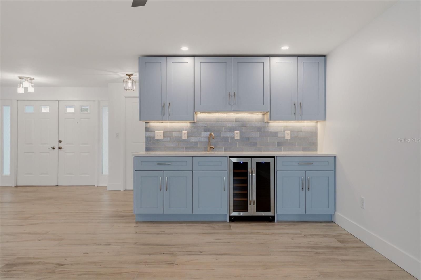 Image 15 of 39 For 548 Belvedere Court