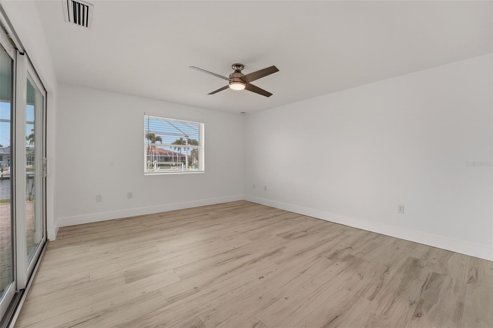 Image 17 of 39 For 548 Belvedere Court