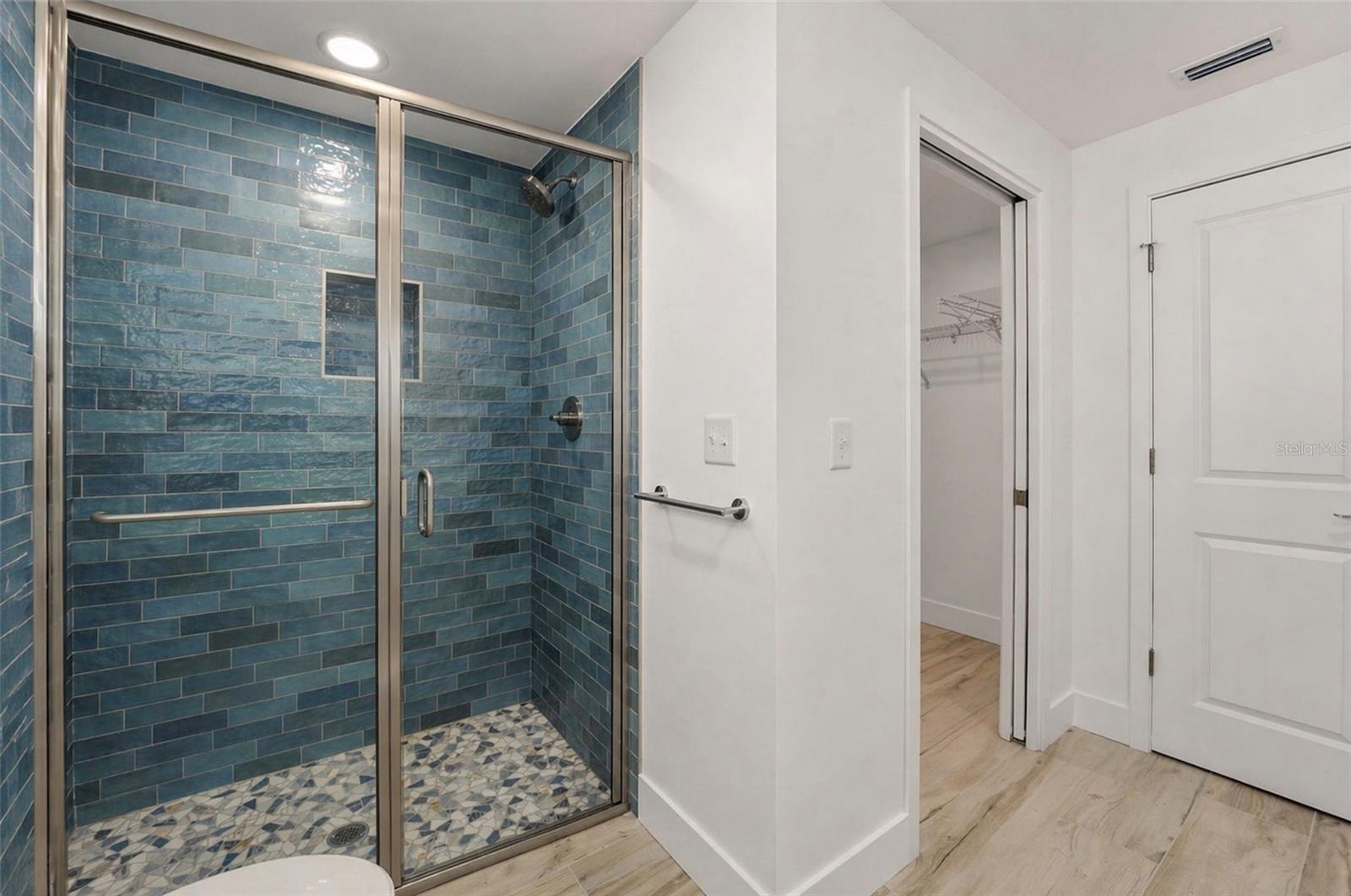 Image 18 of 39 For 548 Belvedere Court