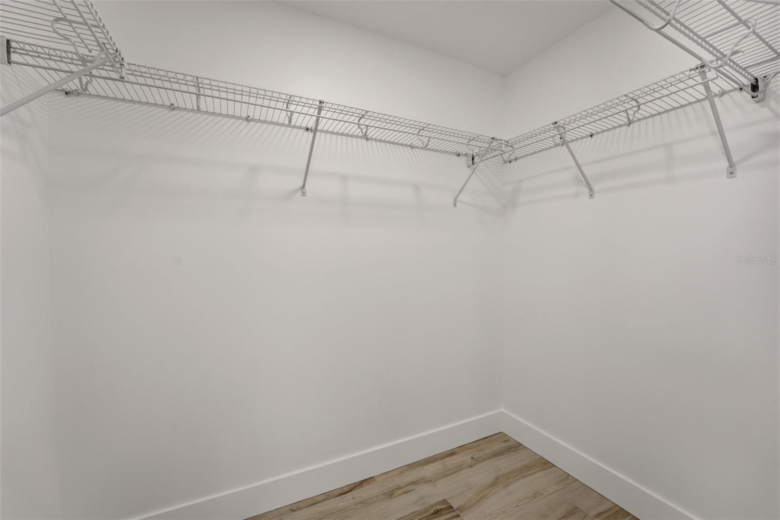 Image 20 of 39 For 548 Belvedere Court