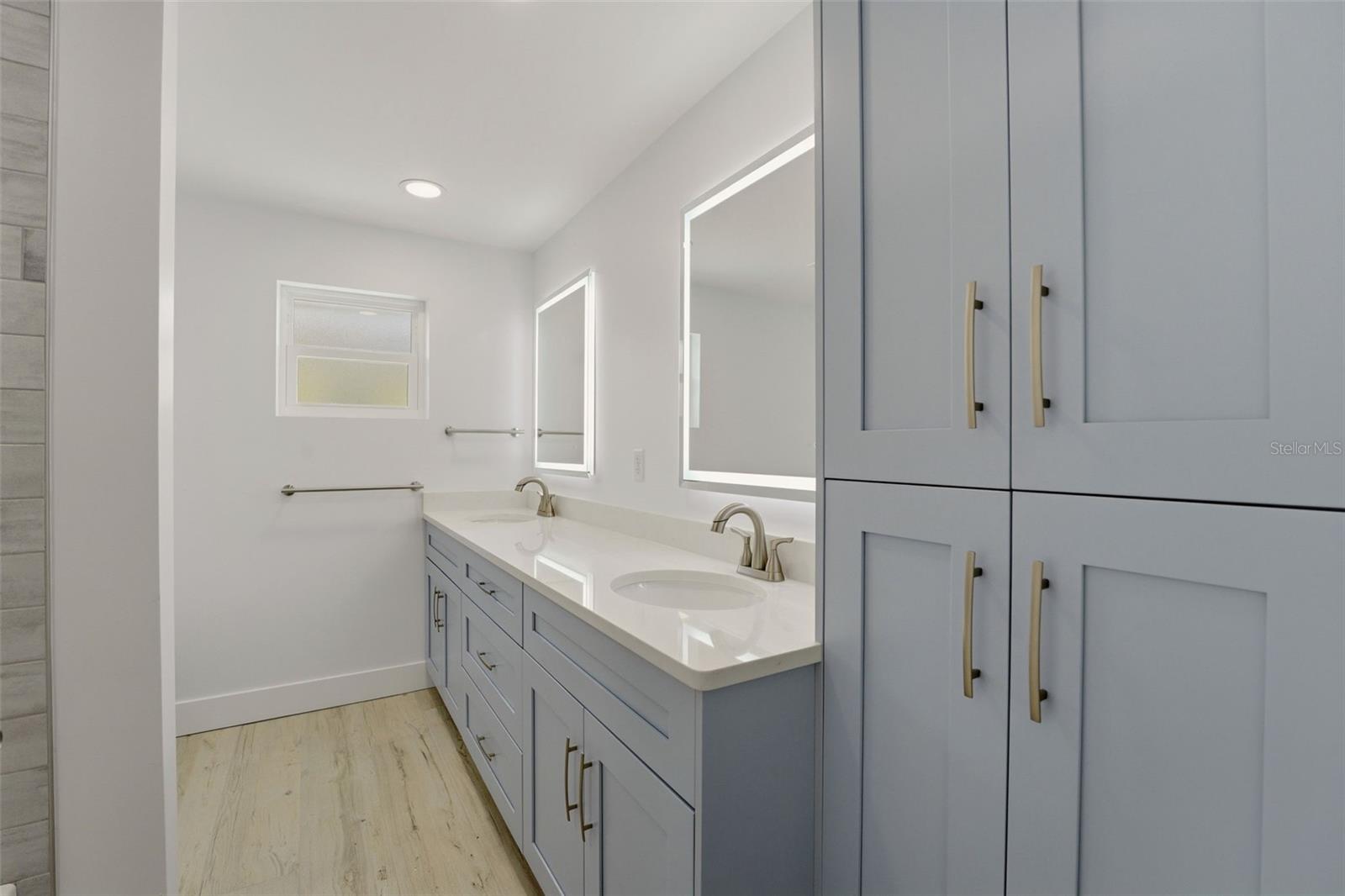 Image 24 of 39 For 548 Belvedere Court