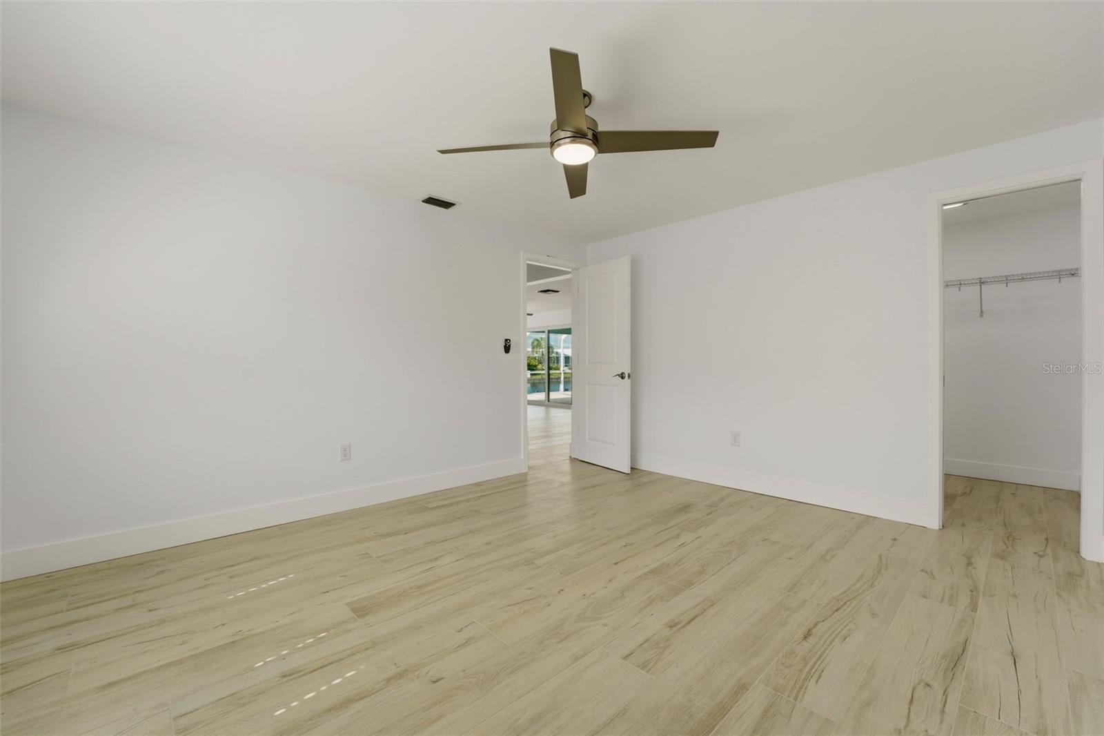 Image 27 of 39 For 548 Belvedere Court