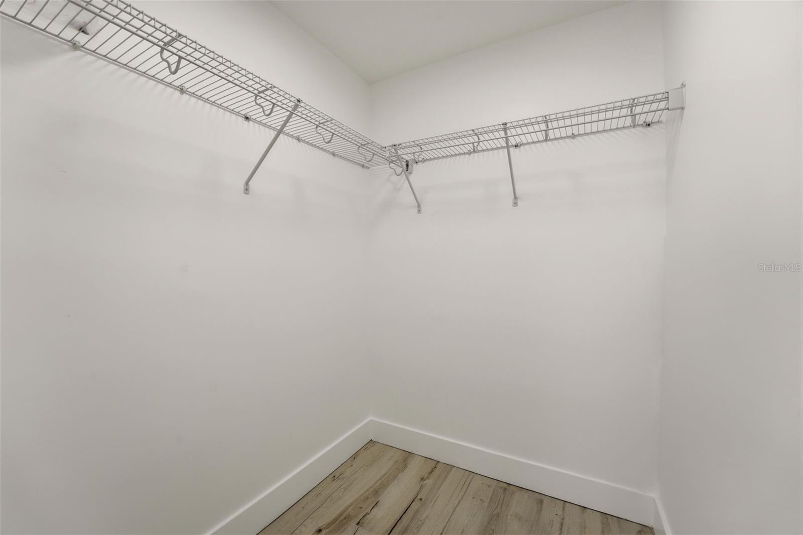 Image 28 of 39 For 548 Belvedere Court