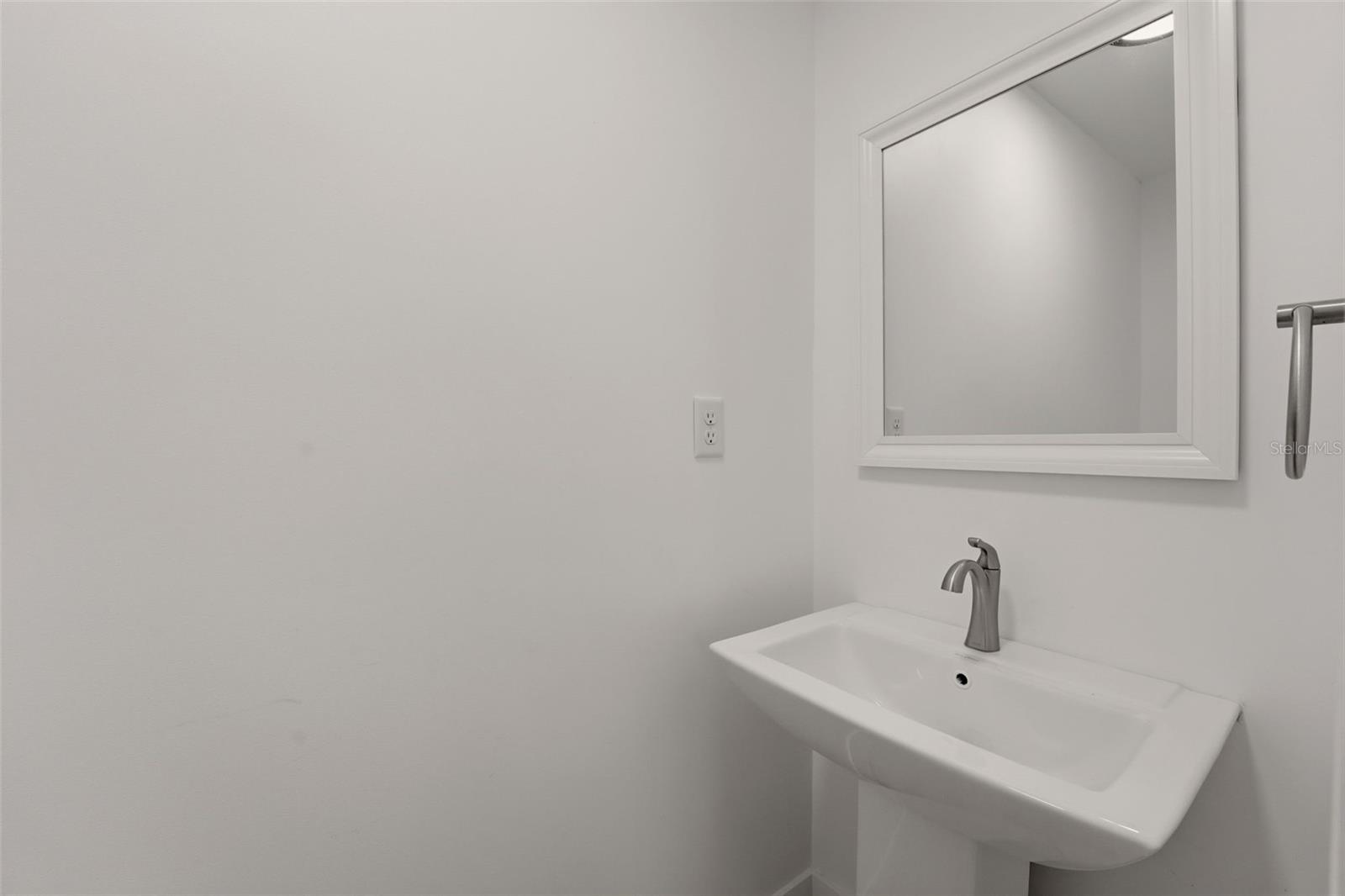 Image 29 of 39 For 548 Belvedere Court