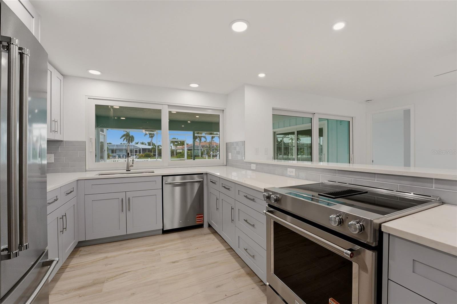 Image 7 of 39 For 548 Belvedere Court