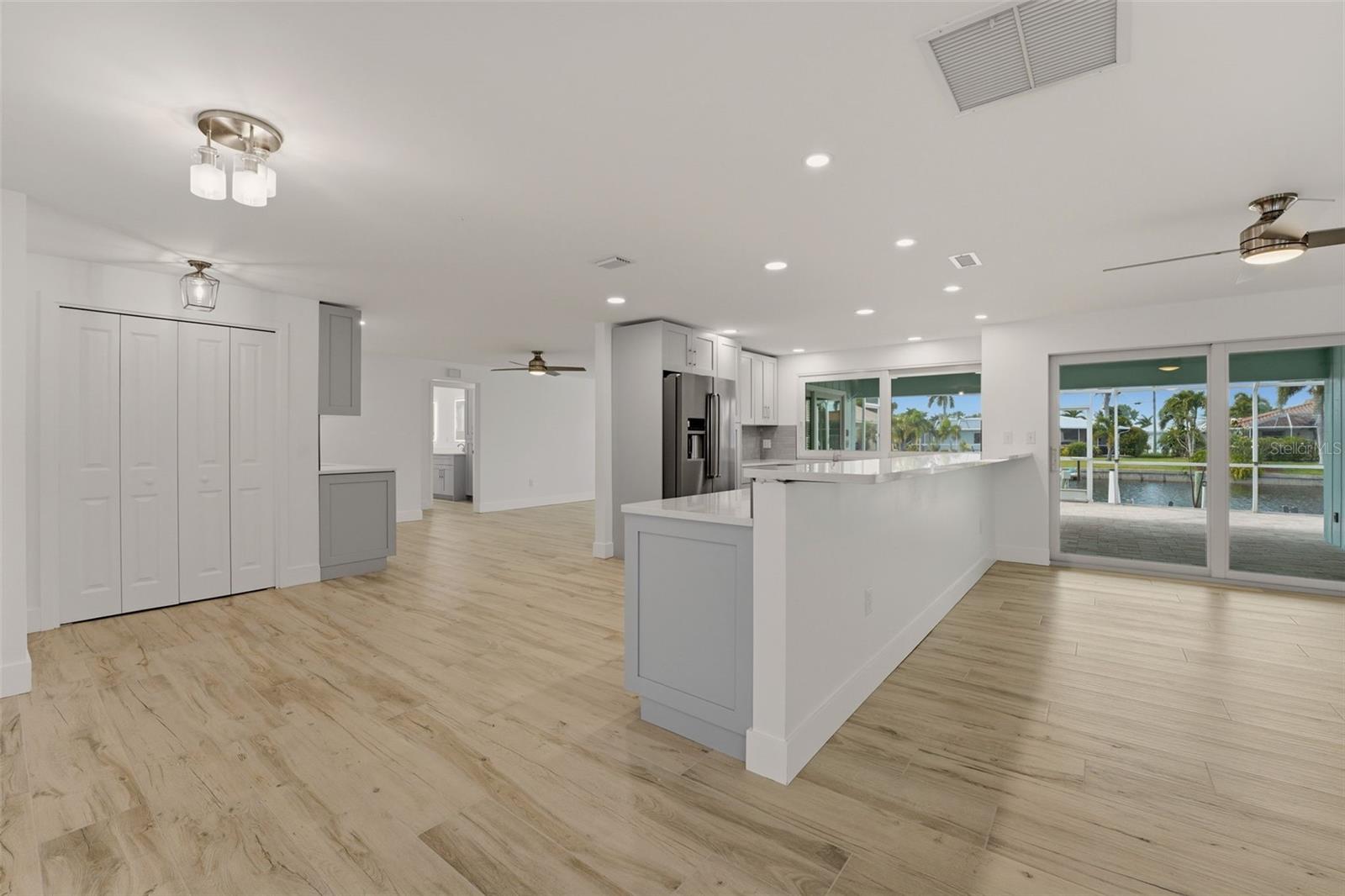 Image 8 of 39 For 548 Belvedere Court