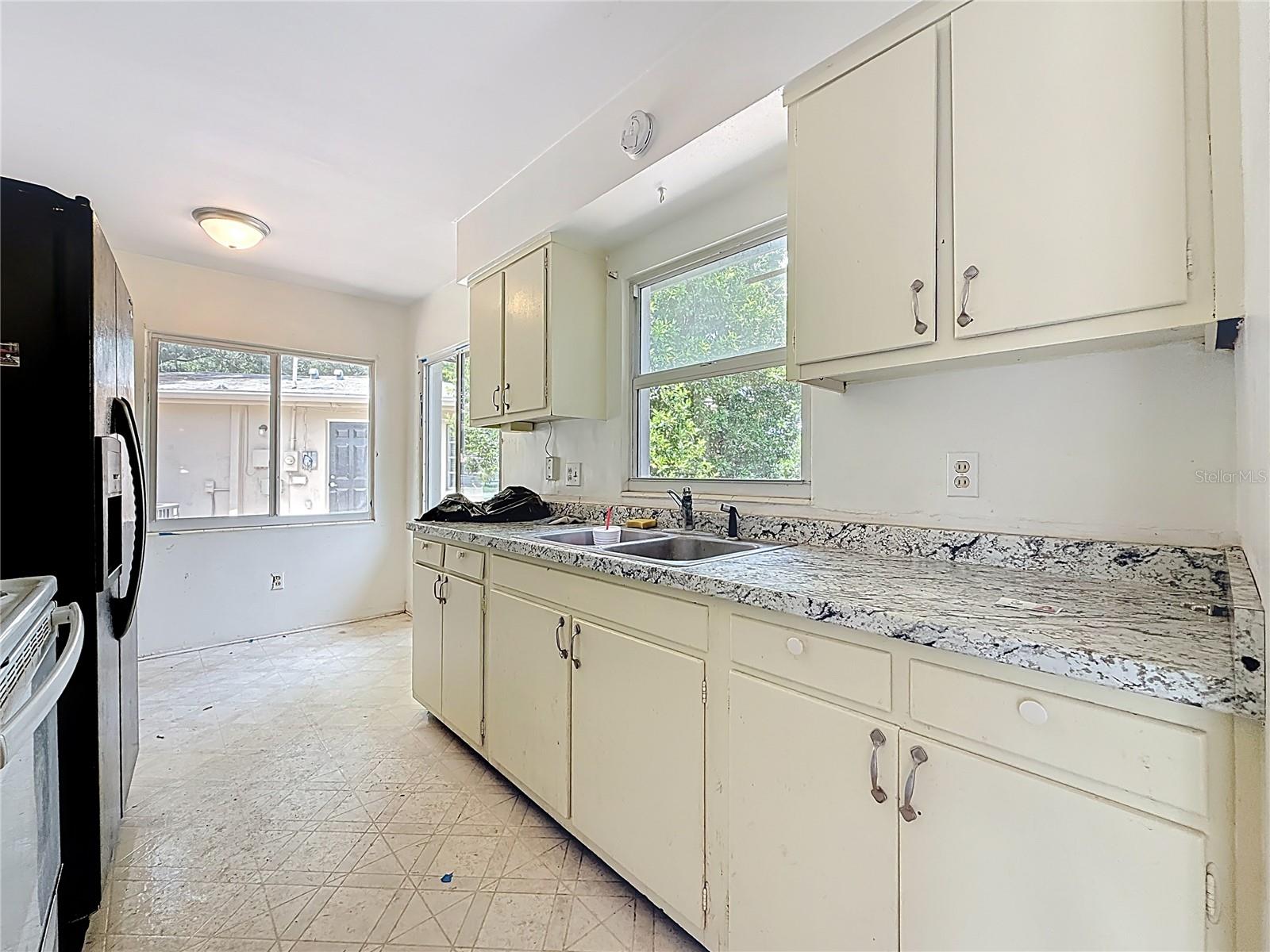 Image 14 of 46 For 1799 Suffolk Drive