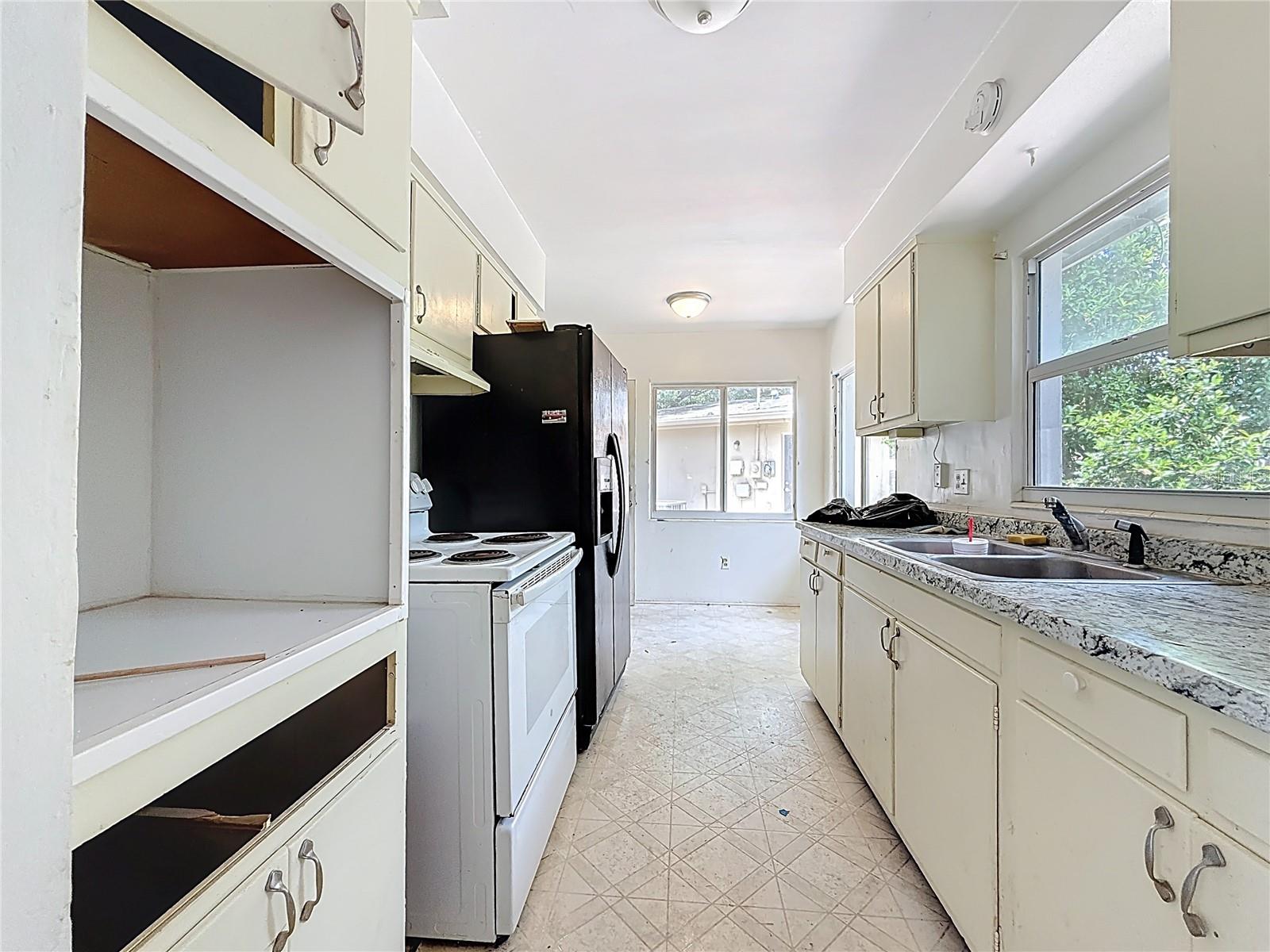 Image 15 of 46 For 1799 Suffolk Drive