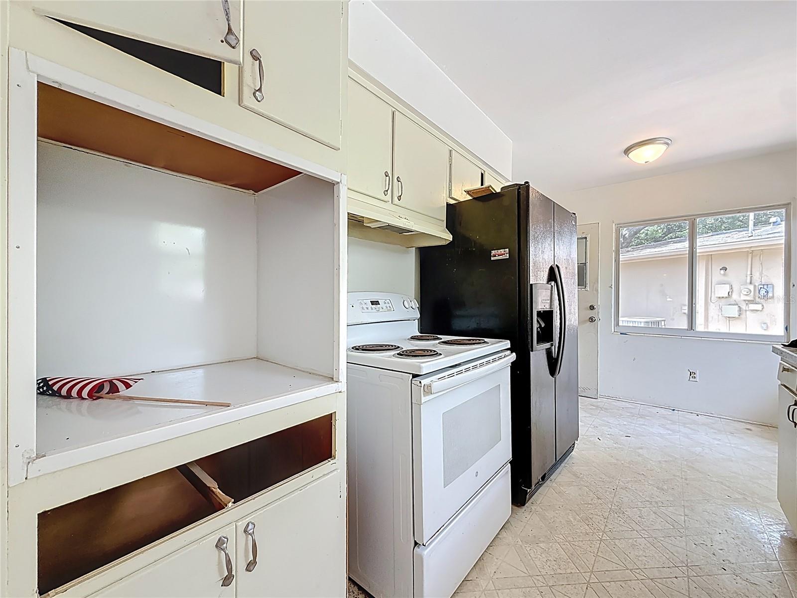 Image 16 of 46 For 1799 Suffolk Drive