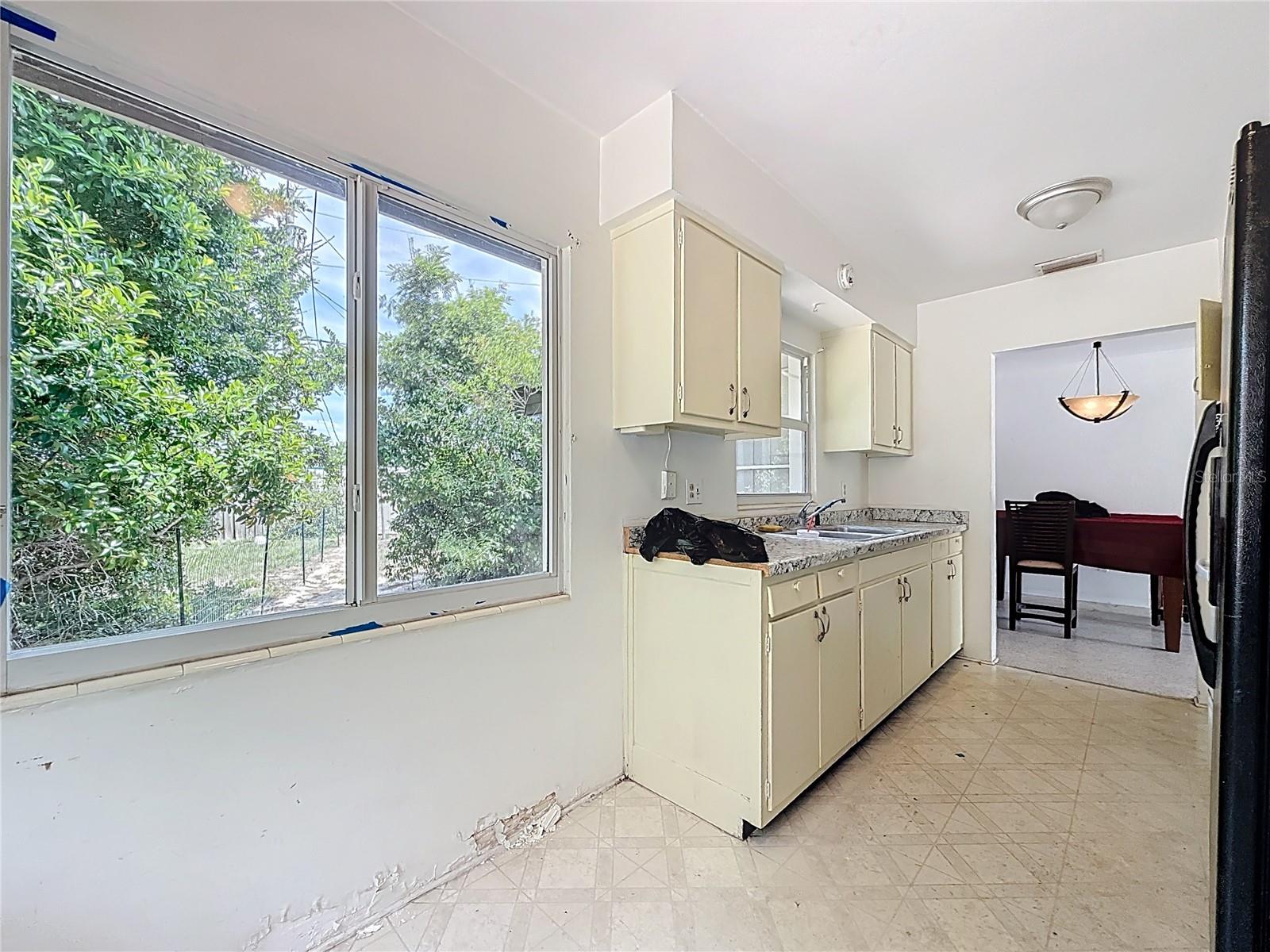 Image 18 of 46 For 1799 Suffolk Drive