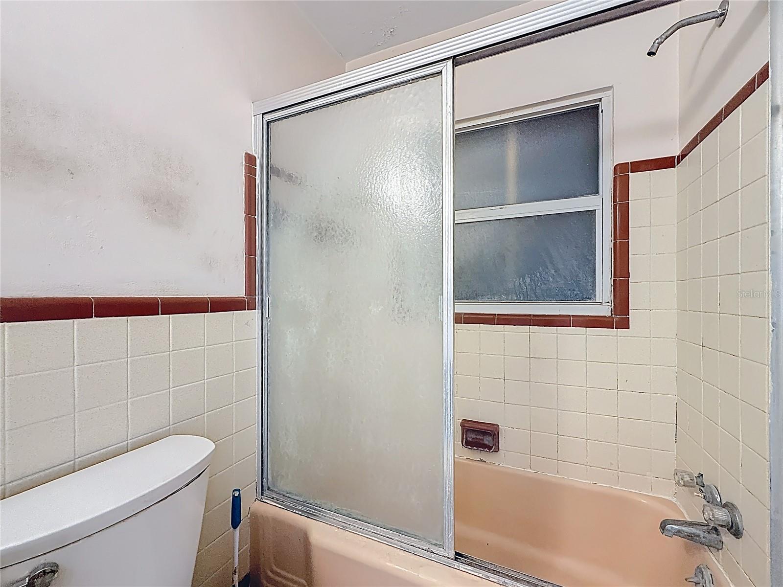 Image 28 of 46 For 1799 Suffolk Drive