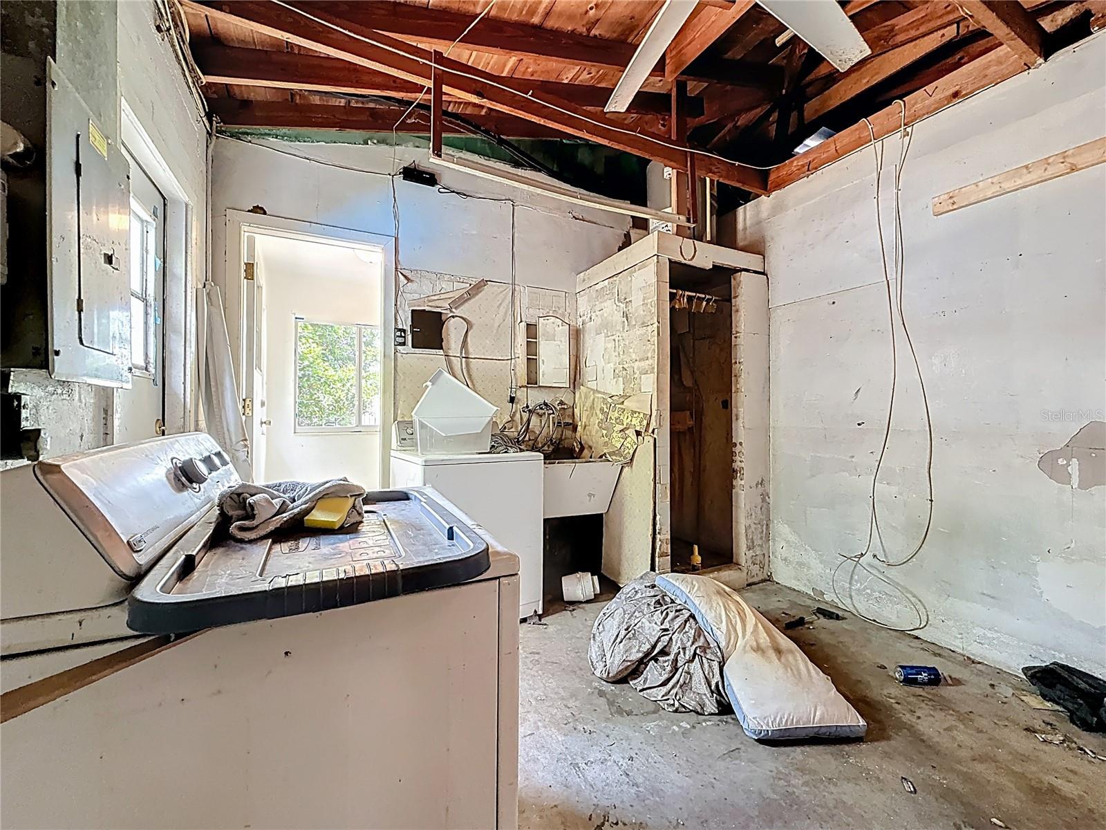 Image 31 of 46 For 1799 Suffolk Drive