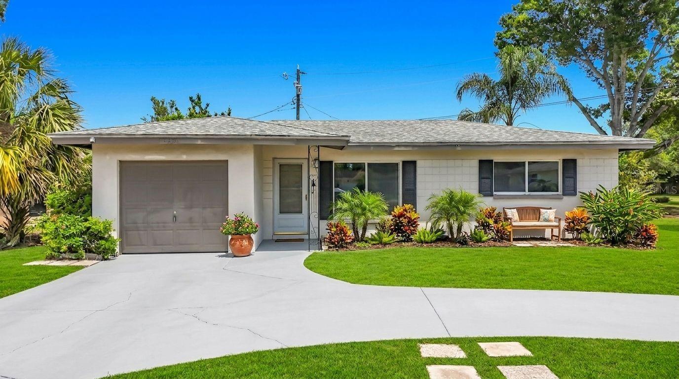 Image 4 of 46 For 1799 Suffolk Drive