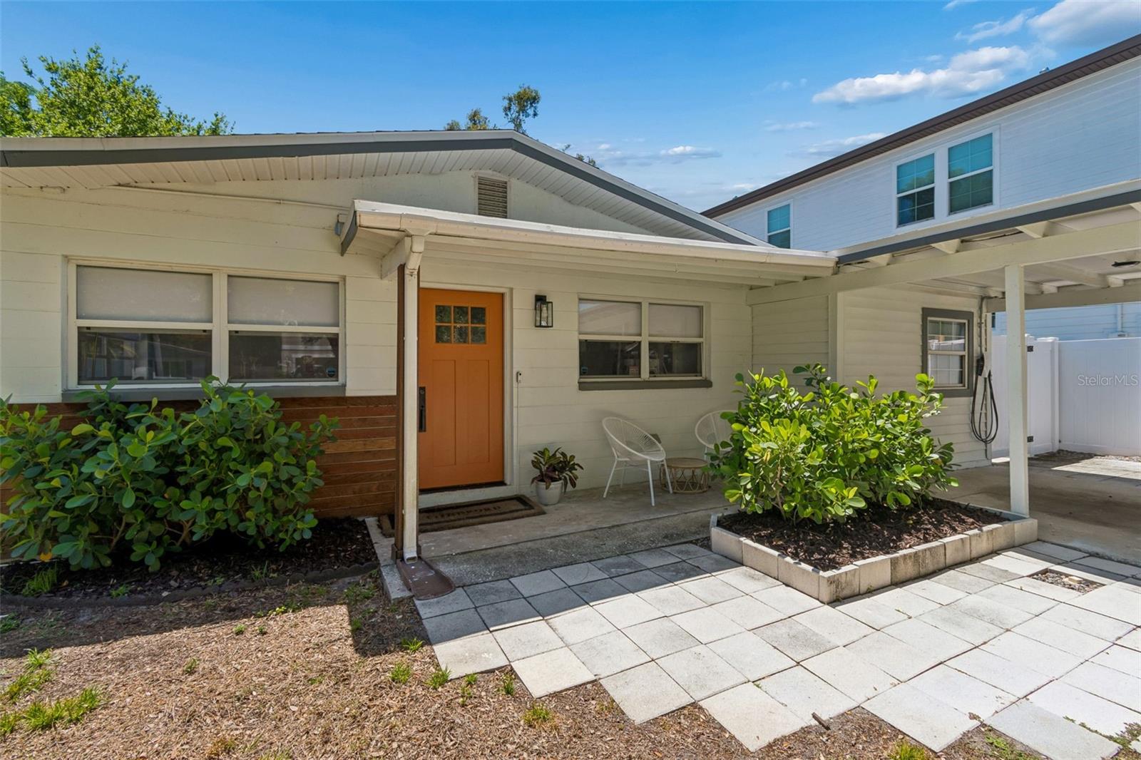 Listing photo id 9 for 3320 Iowa Avenue