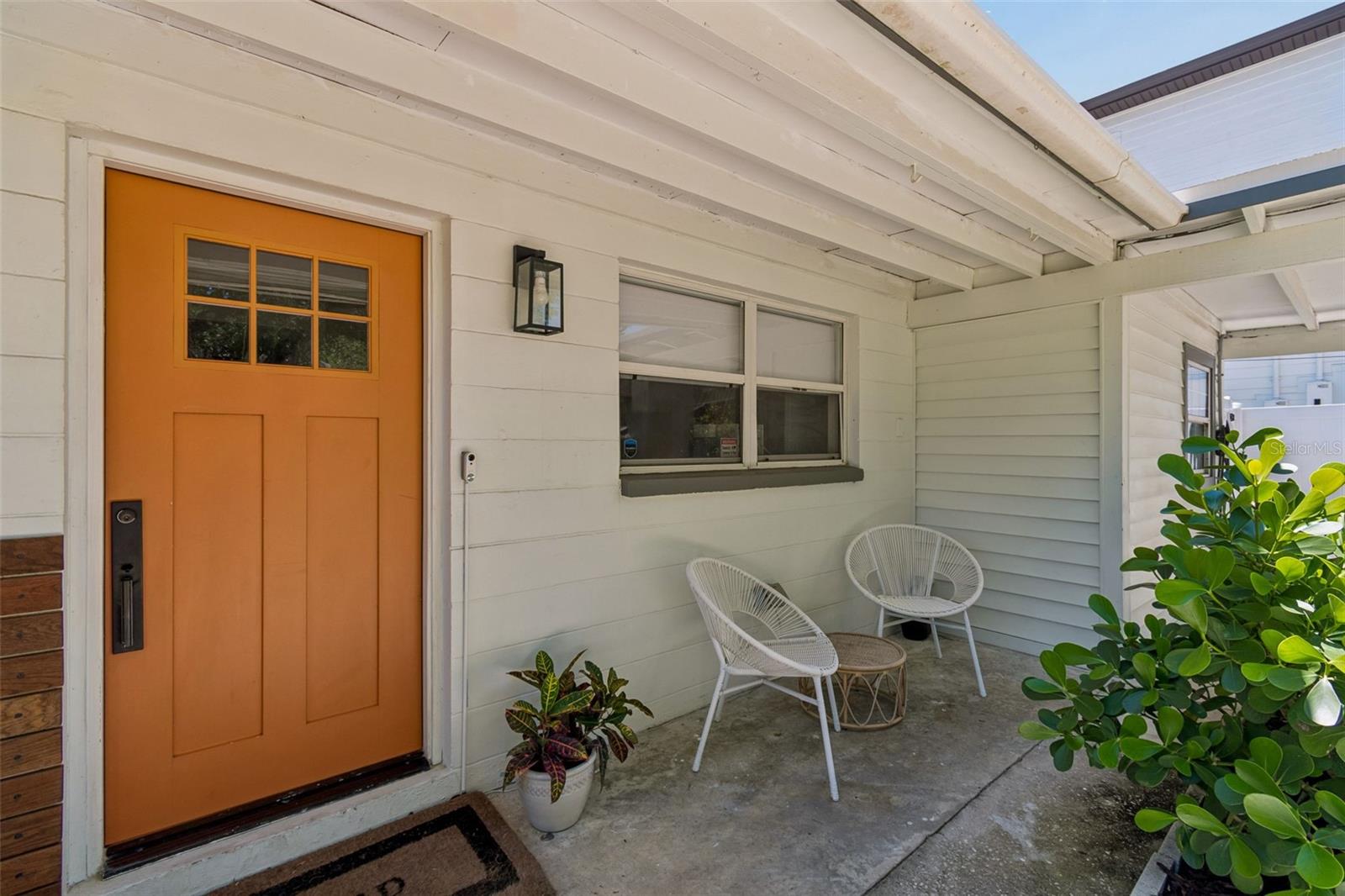 Listing photo id 11 for 3320 Iowa Avenue