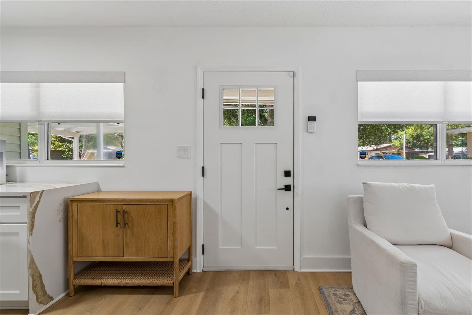 Listing photo id 14 for 3320 Iowa Avenue