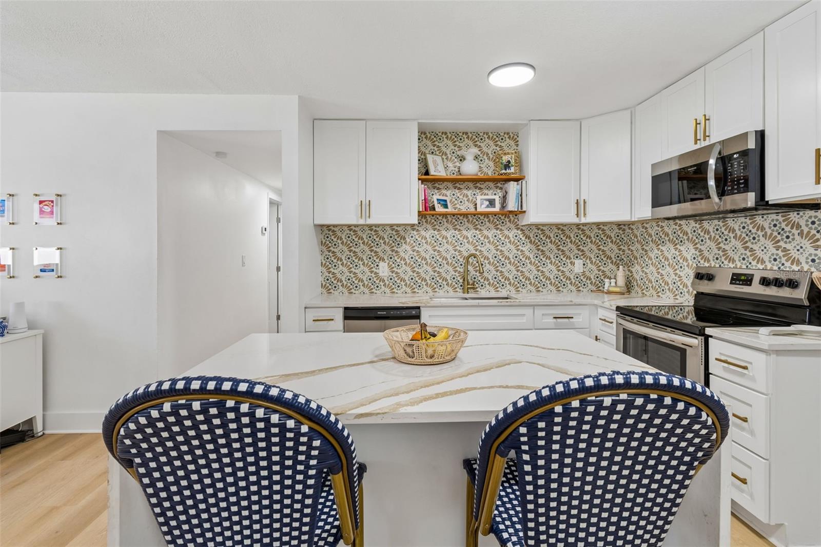 Listing photo id 29 for 3320 Iowa Avenue