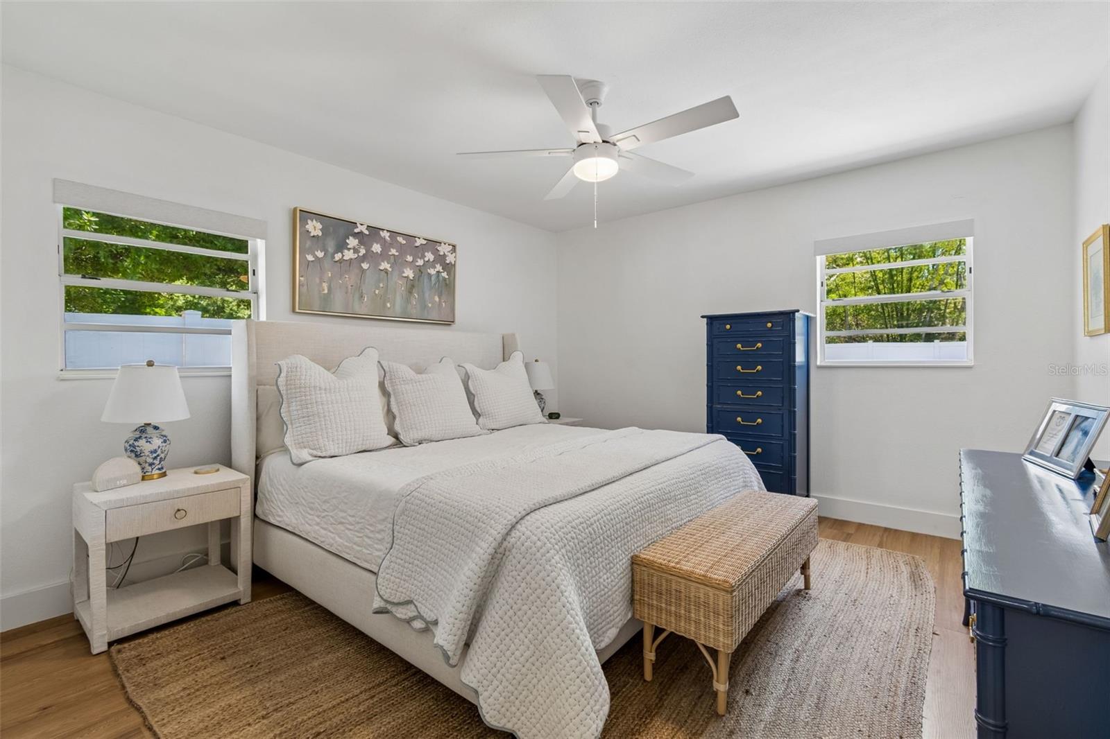 Listing photo id 33 for 3320 Iowa Avenue