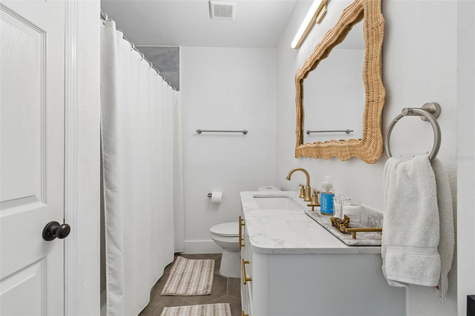 Listing photo id 34 for 3320 Iowa Avenue