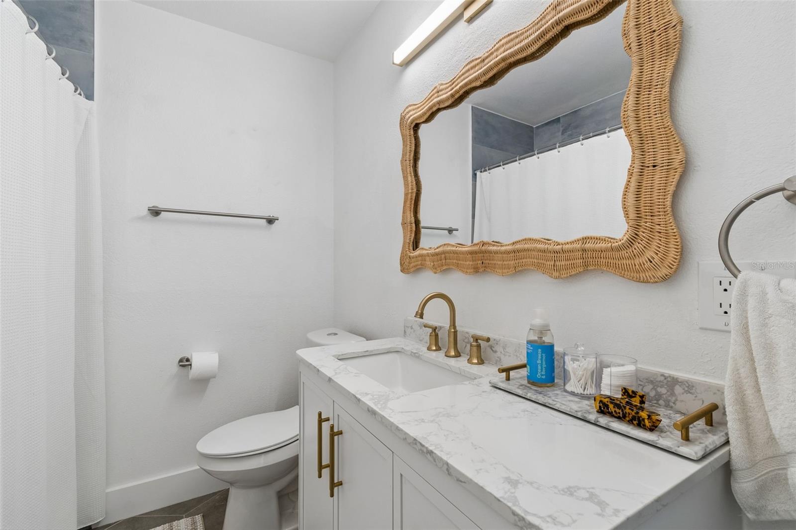 Listing photo id 35 for 3320 Iowa Avenue