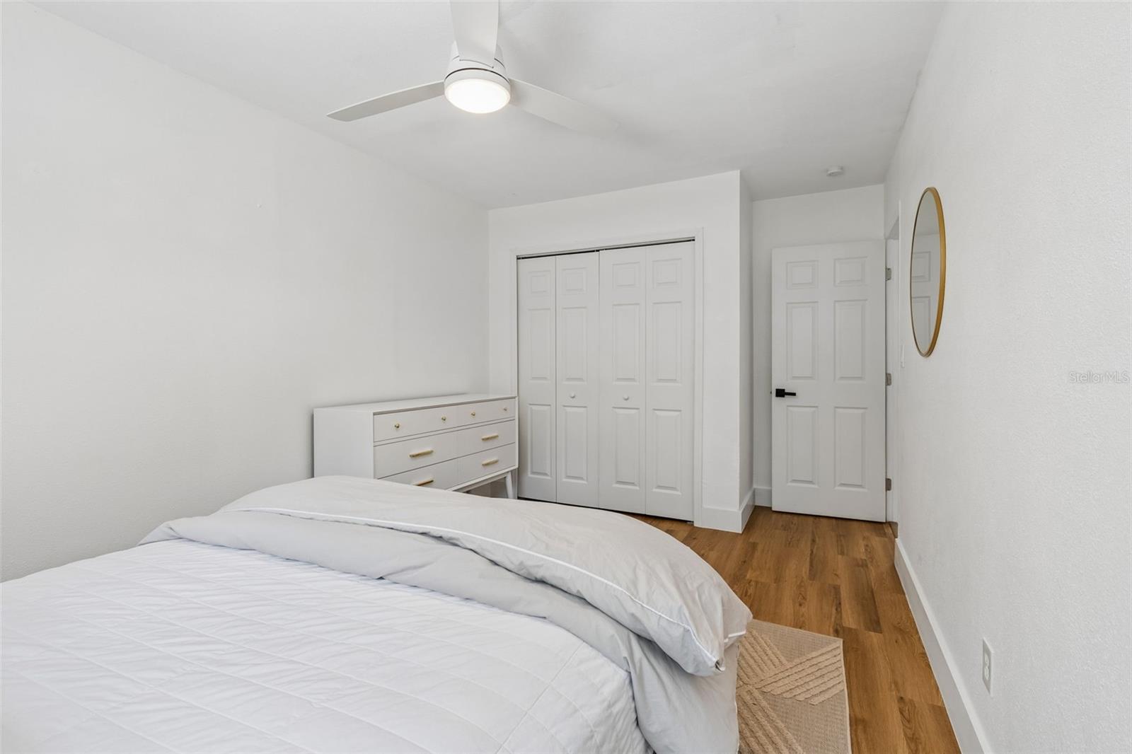 Listing photo id 41 for 3320 Iowa Avenue