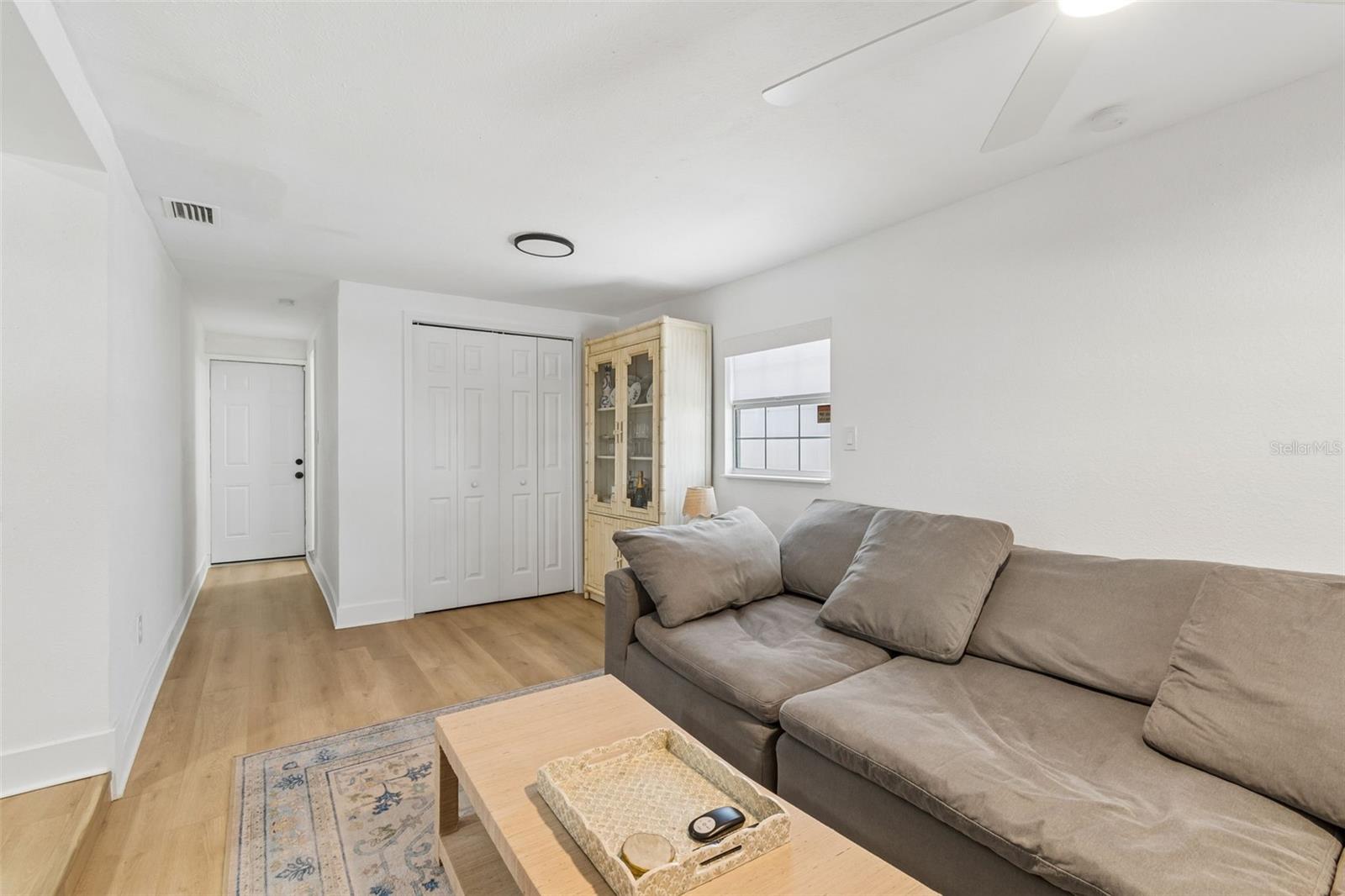 Listing photo id 44 for 3320 Iowa Avenue