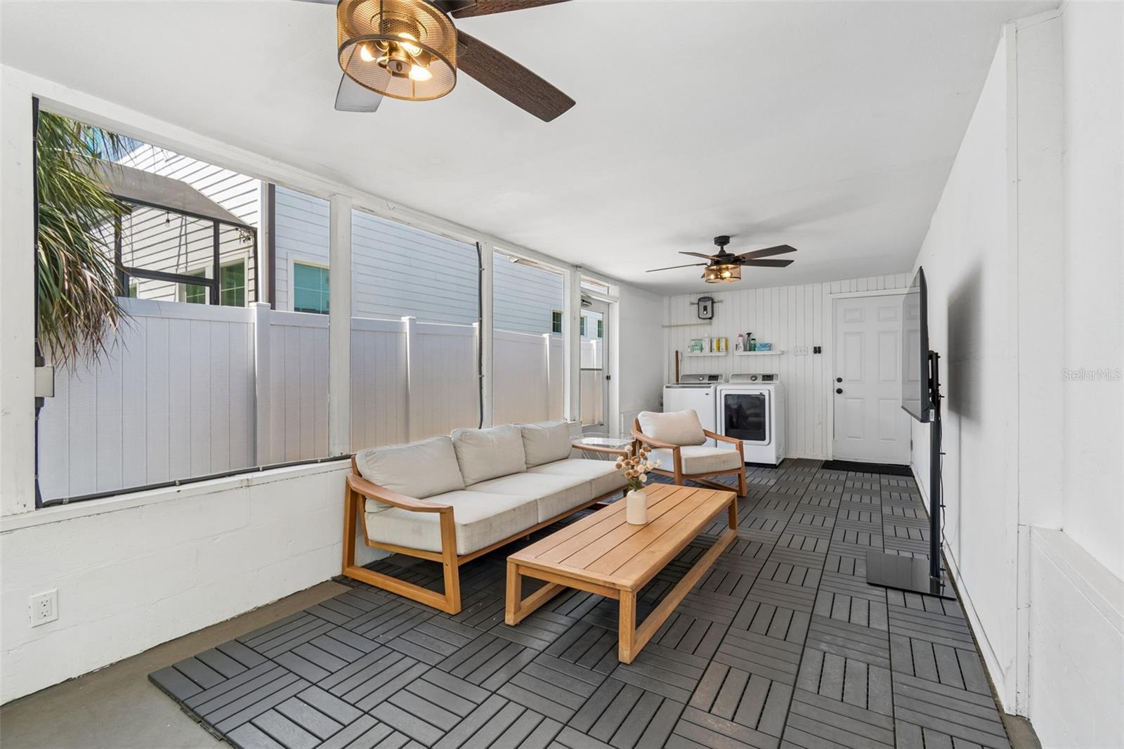 Listing photo id 50 for 3320 Iowa Avenue