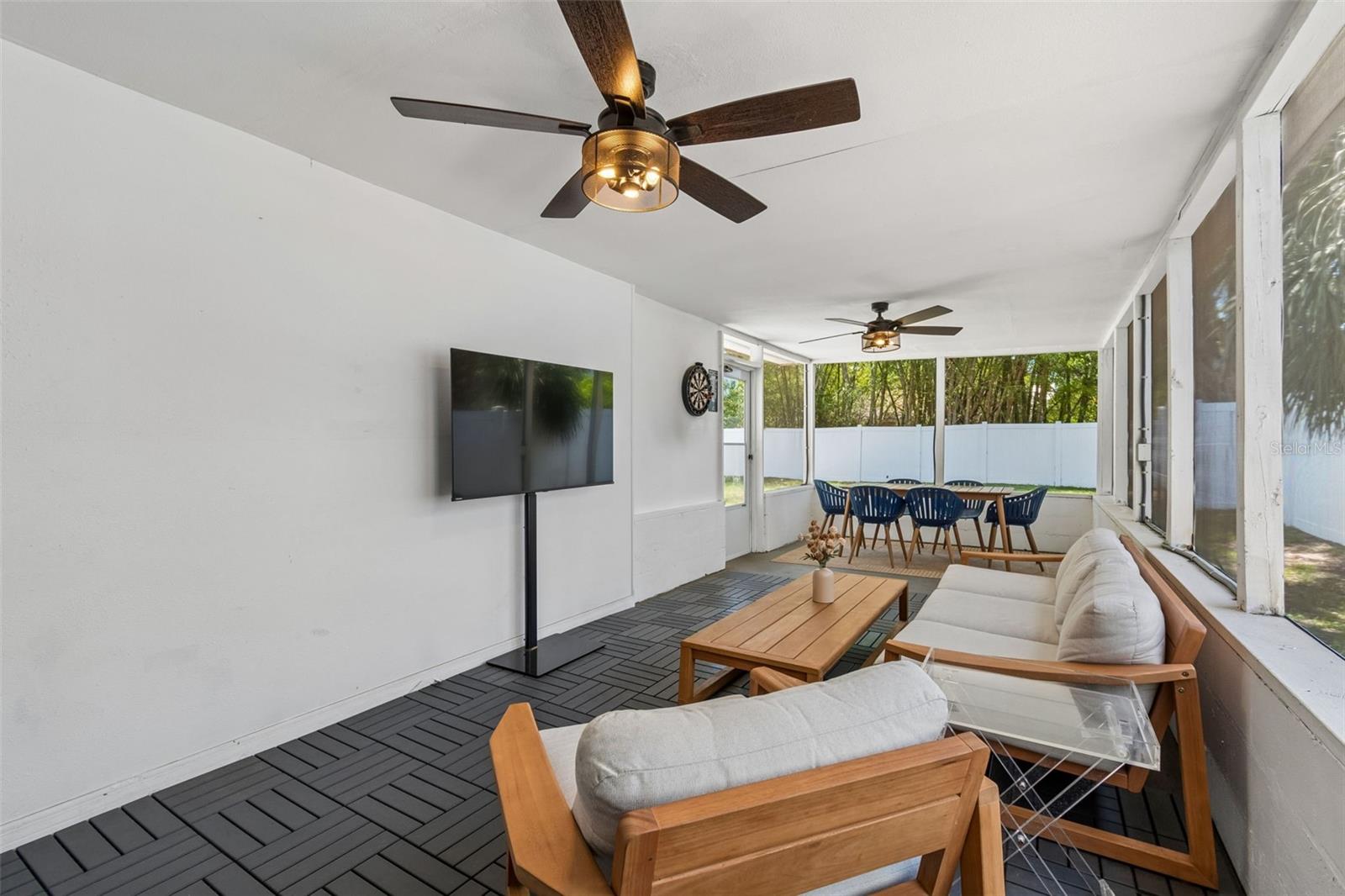 Listing photo id 53 for 3320 Iowa Avenue