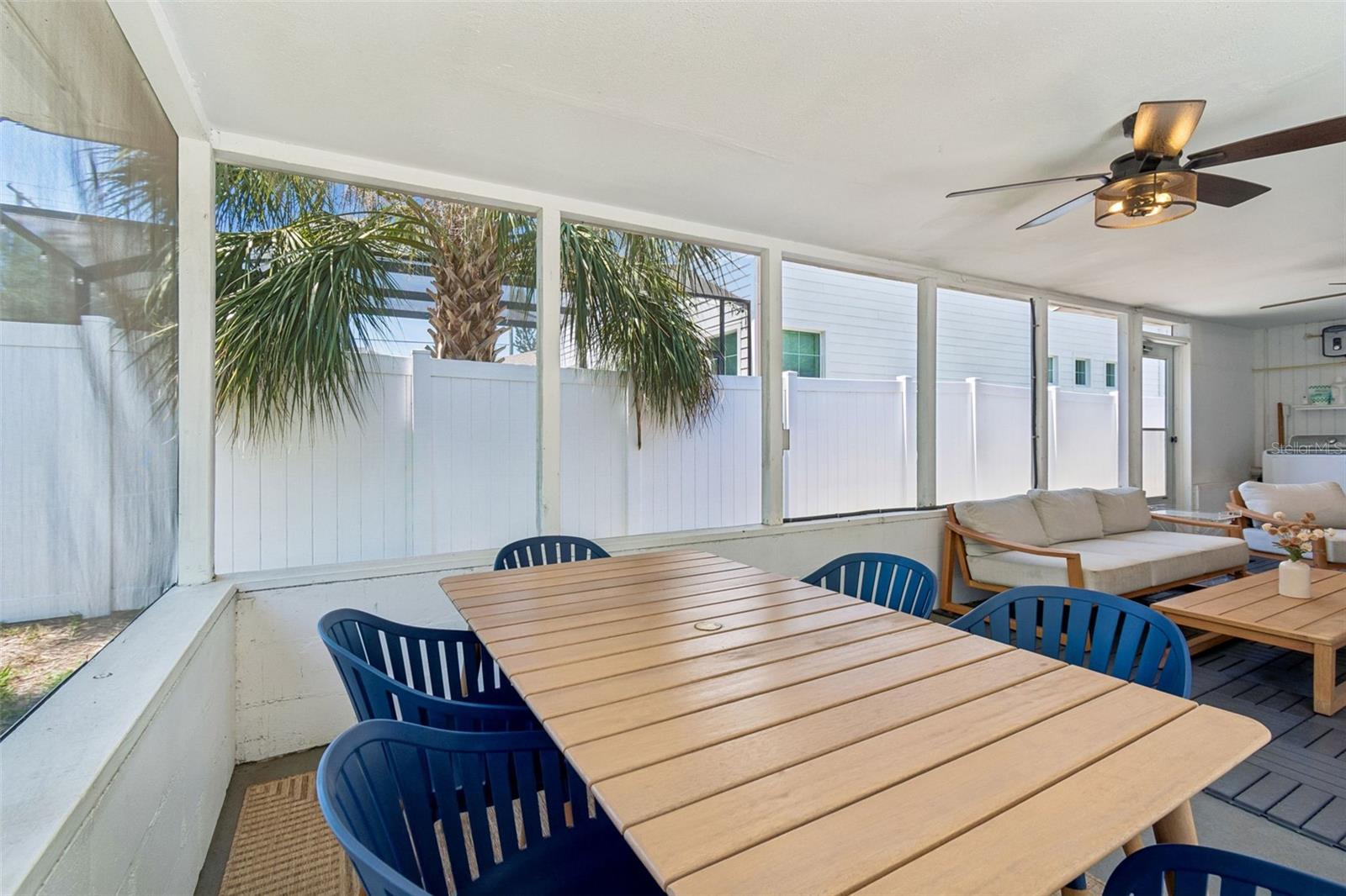 Listing photo id 54 for 3320 Iowa Avenue