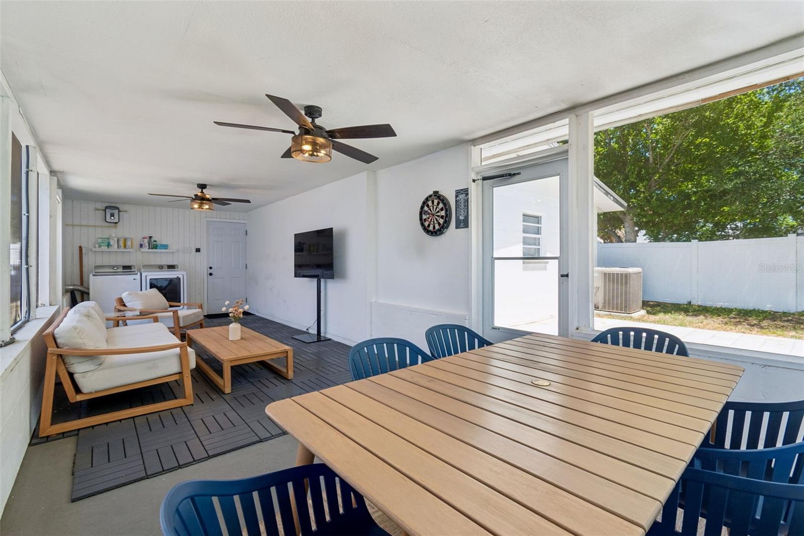 Listing photo id 55 for 3320 Iowa Avenue