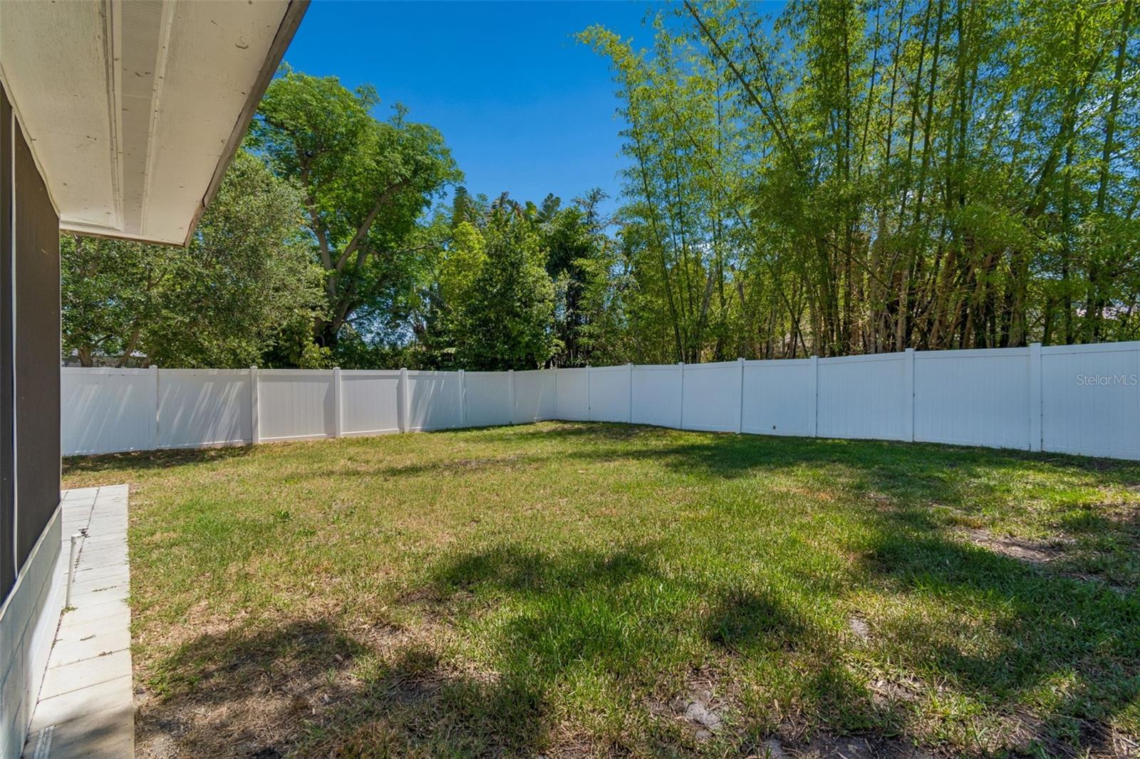 Listing photo id 58 for 3320 Iowa Avenue