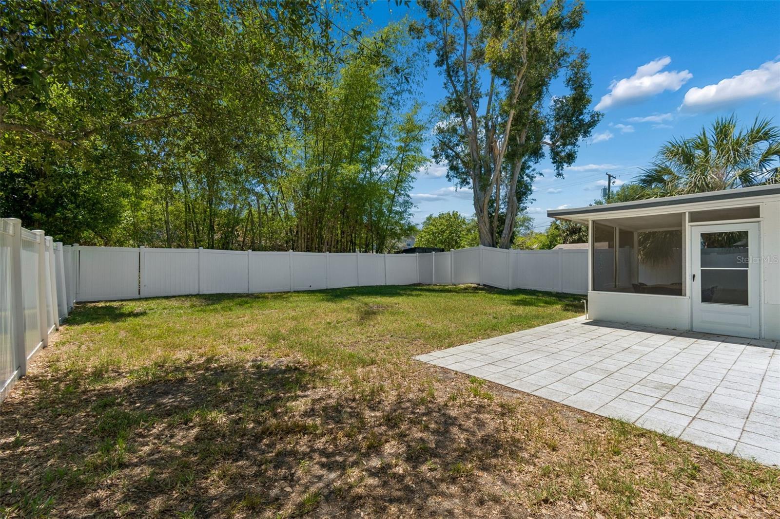 Listing photo id 61 for 3320 Iowa Avenue