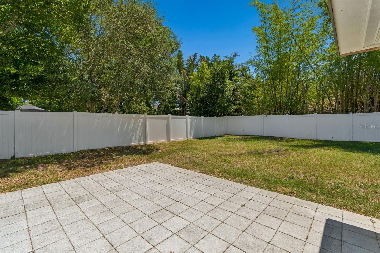 Listing photo id 63 for 3320 Iowa Avenue