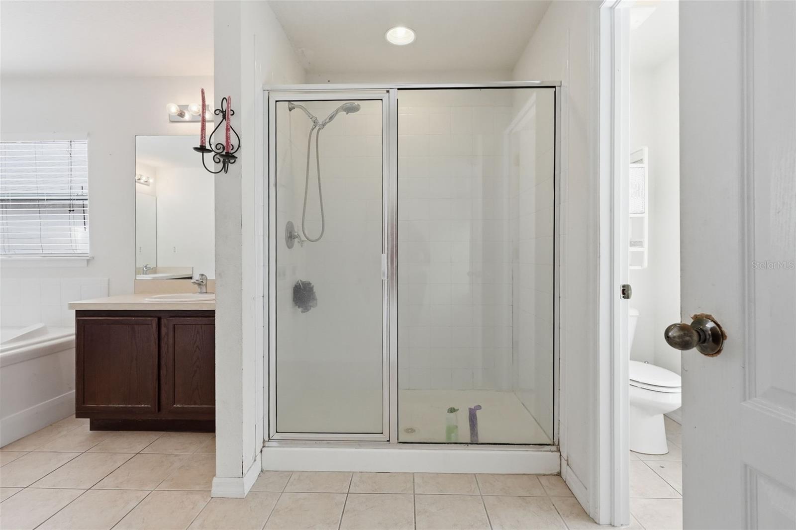 Image 21 of 48 For 12005 Infinity Drive