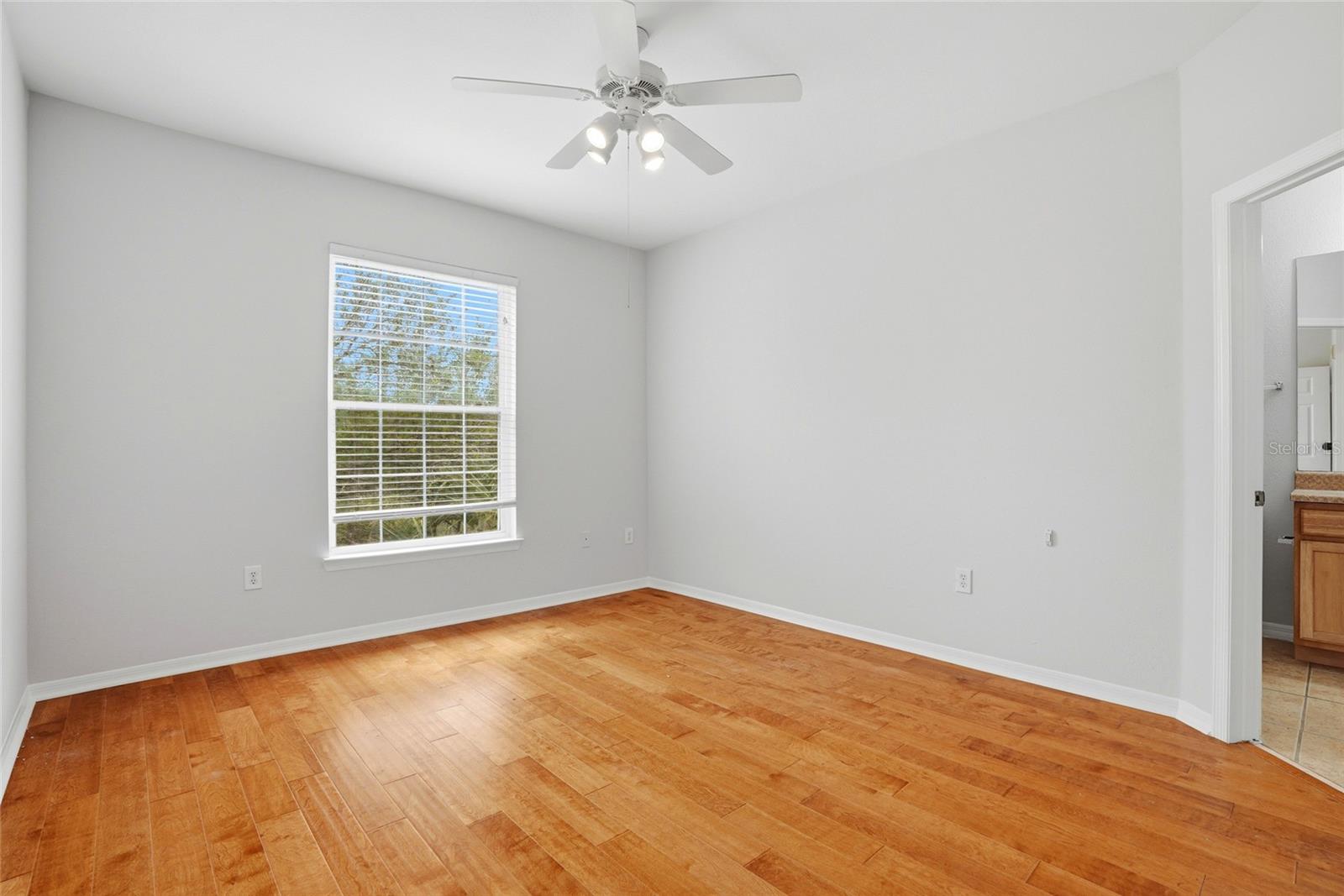 Image 14 of 36 For 9916 Courtney Palms Boulevard 302