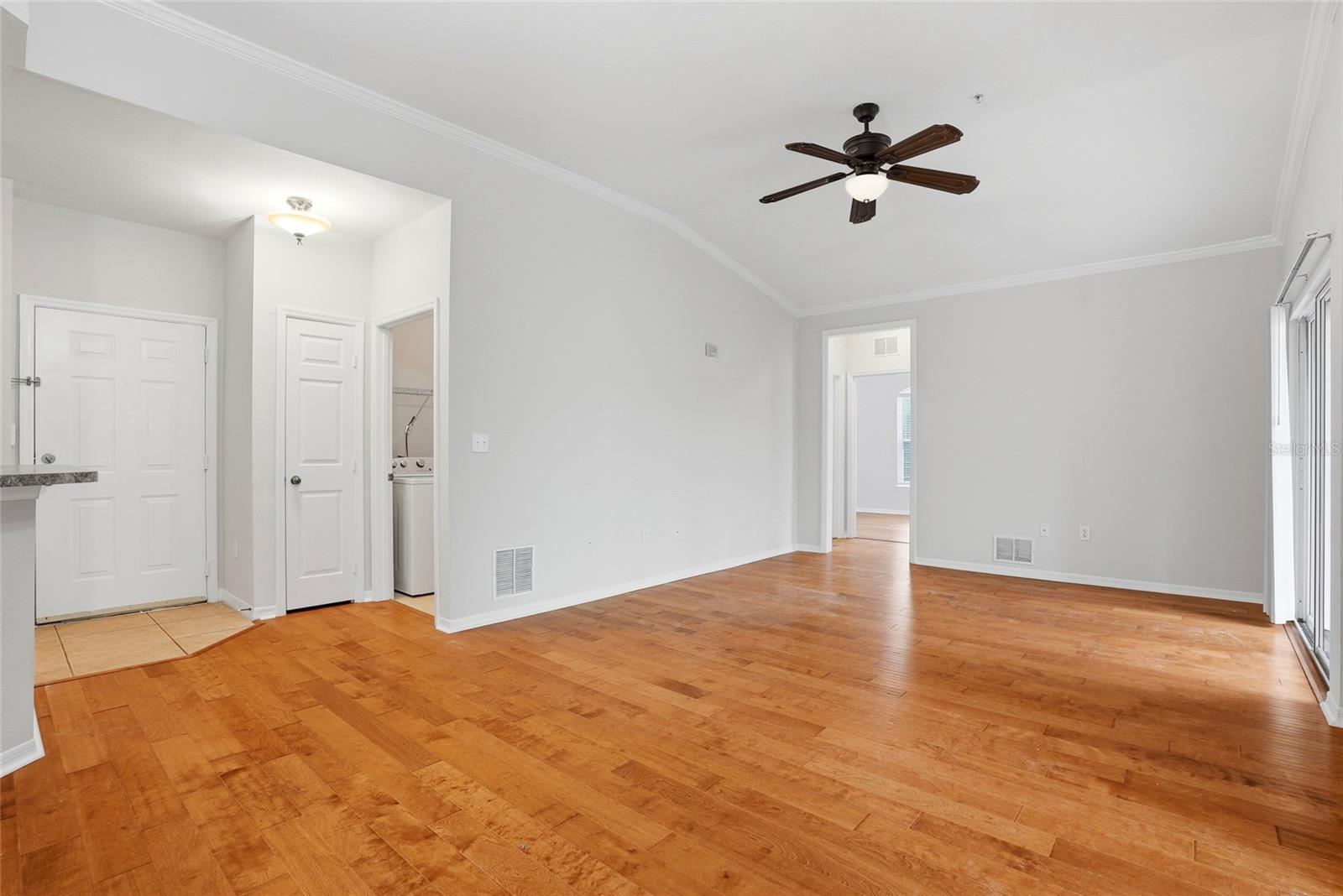 Image 18 of 36 For 9916 Courtney Palms Boulevard 302