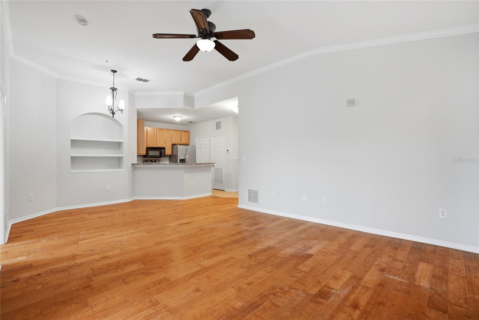 Image 19 of 36 For 9916 Courtney Palms Boulevard 302