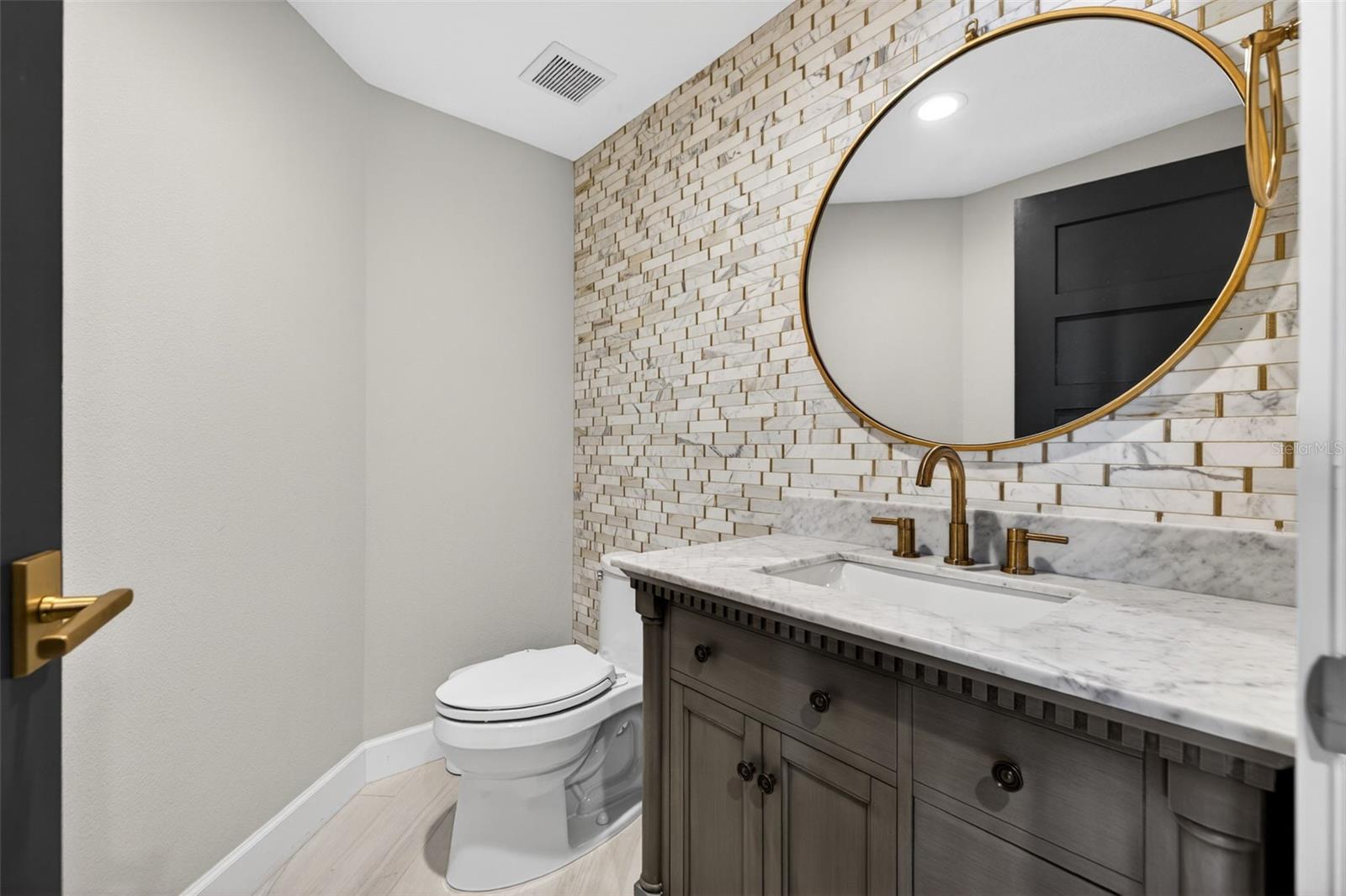 Image 21 of 35 For 11 San Marco Street 401