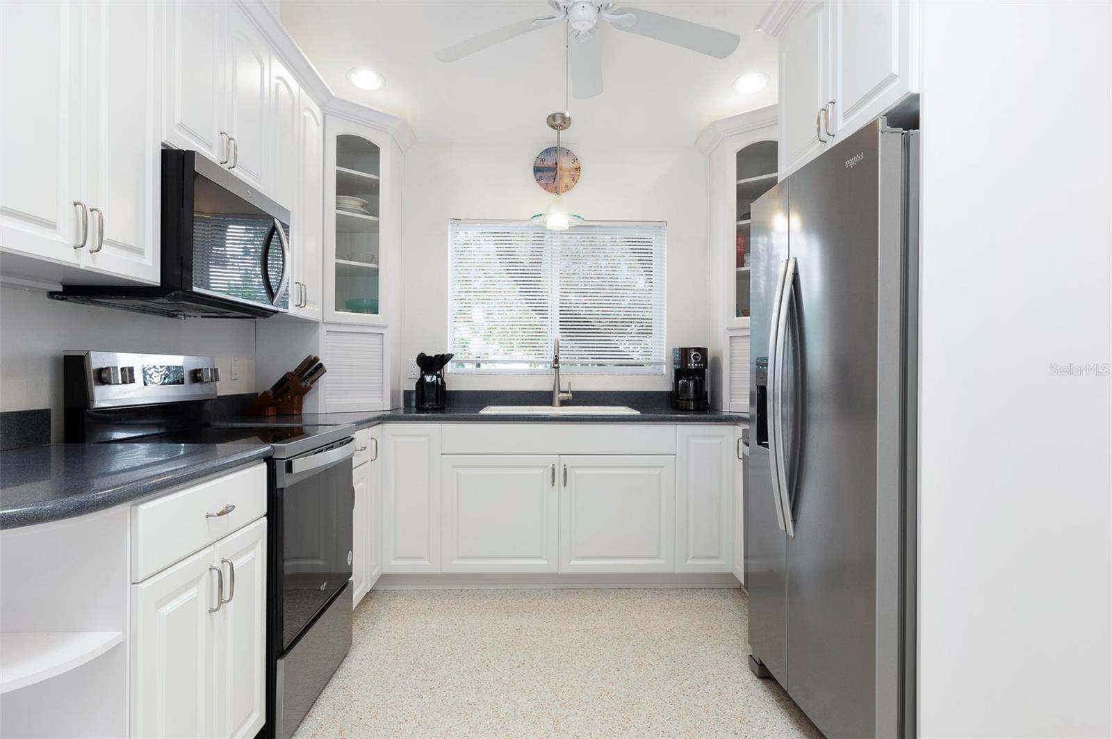 Image 7 of 26 For 11855 4th Street E