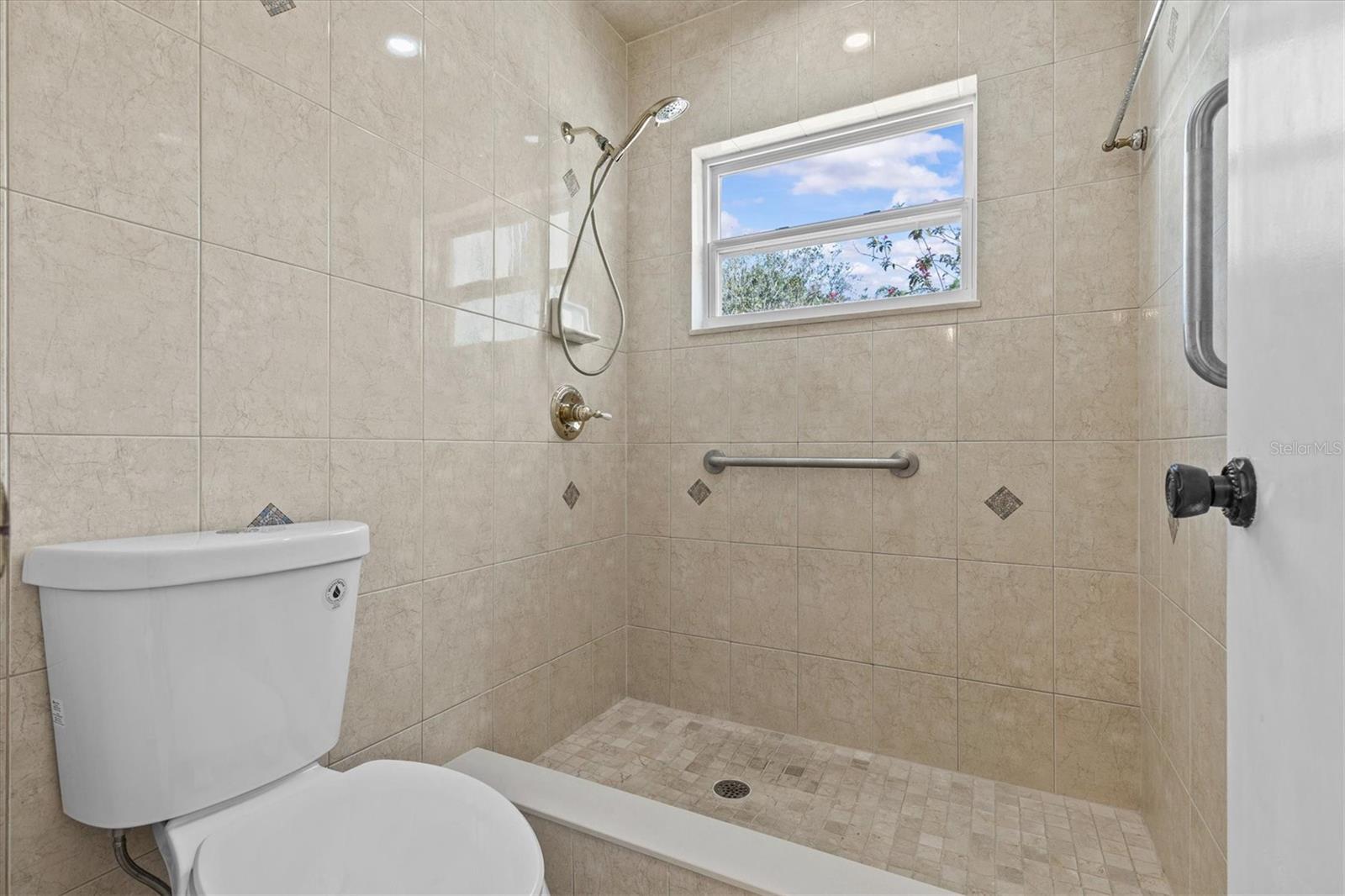 Image 20 of 57 For 3149 Carlos Drive